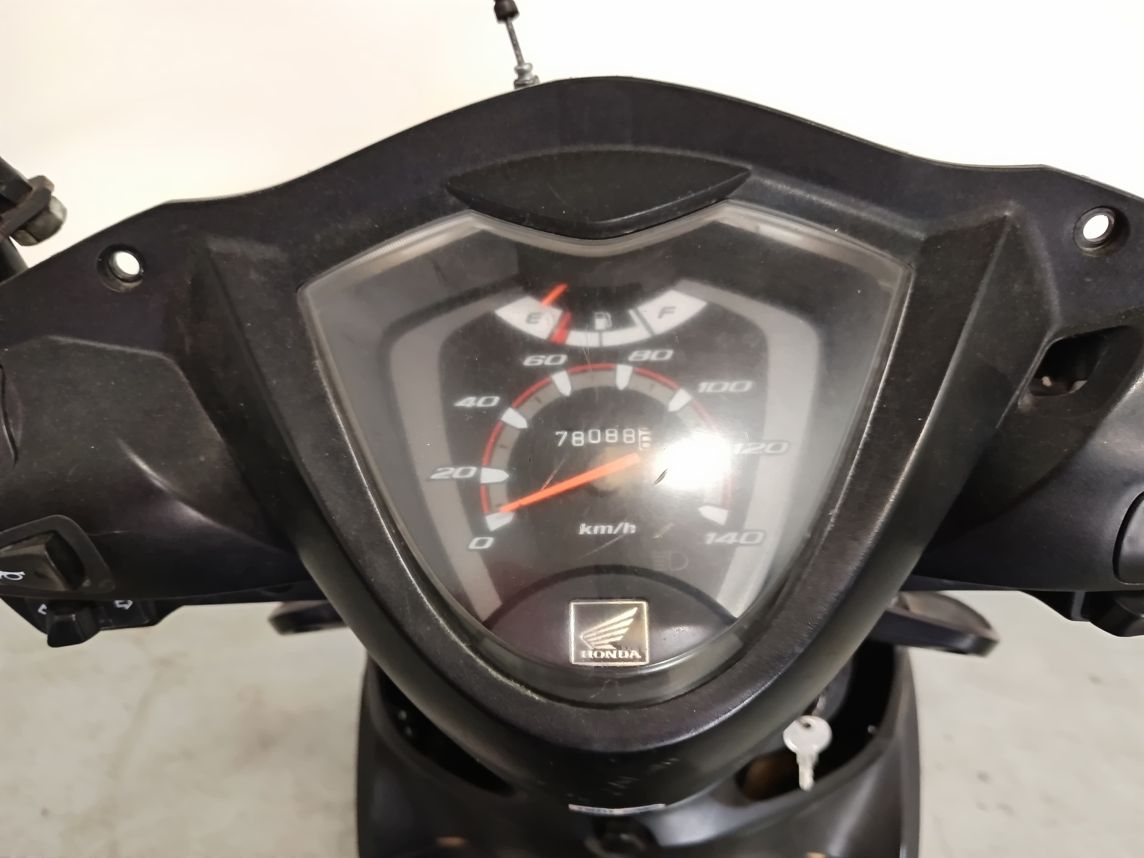 HONDA Vision NSC 110 · Ano 2013 — imagen 11