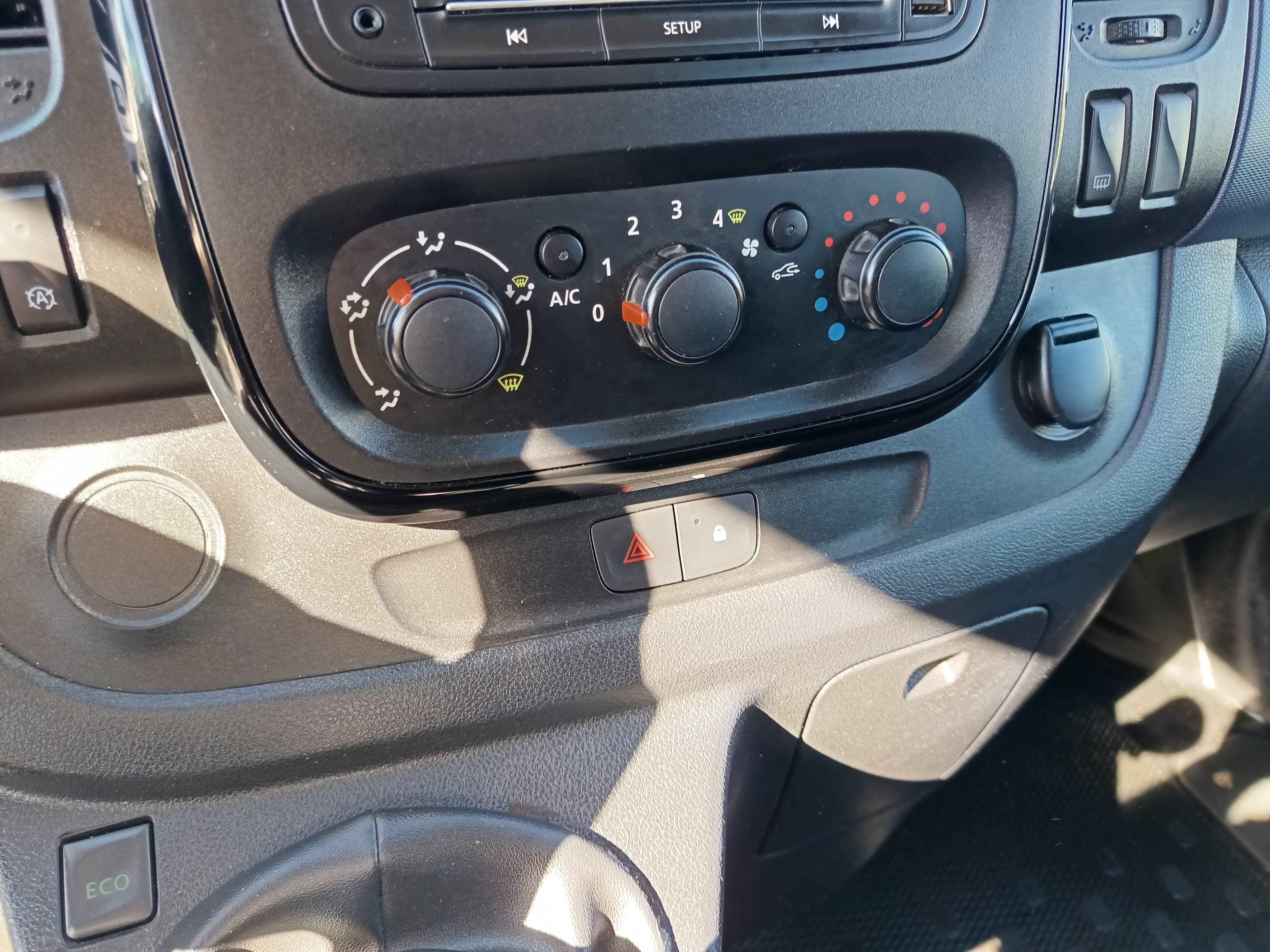 Opel Vívaro 1.6 CDTI · Ano 2017 — imagem 33