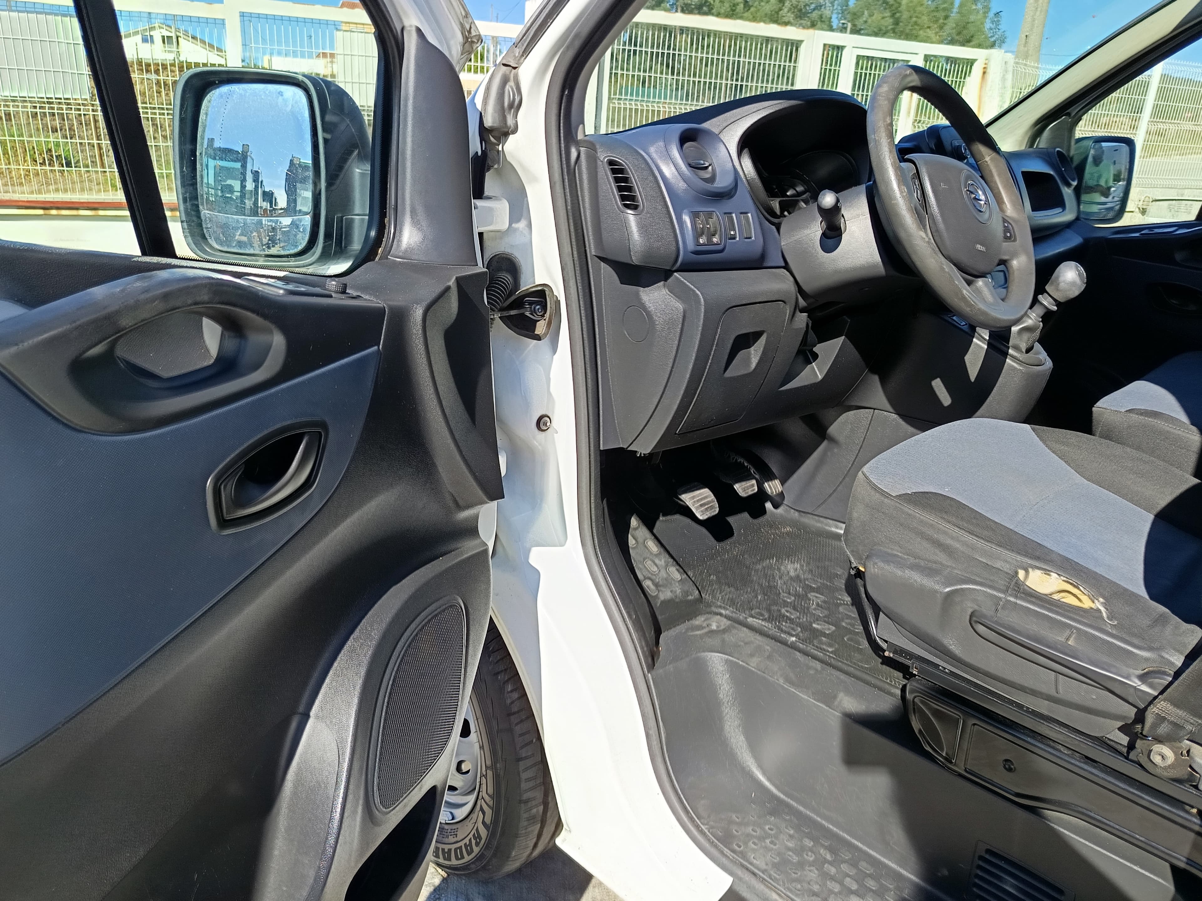 Opel Vívaro 1.6 CDTI · Ano 2017 — imagem 29