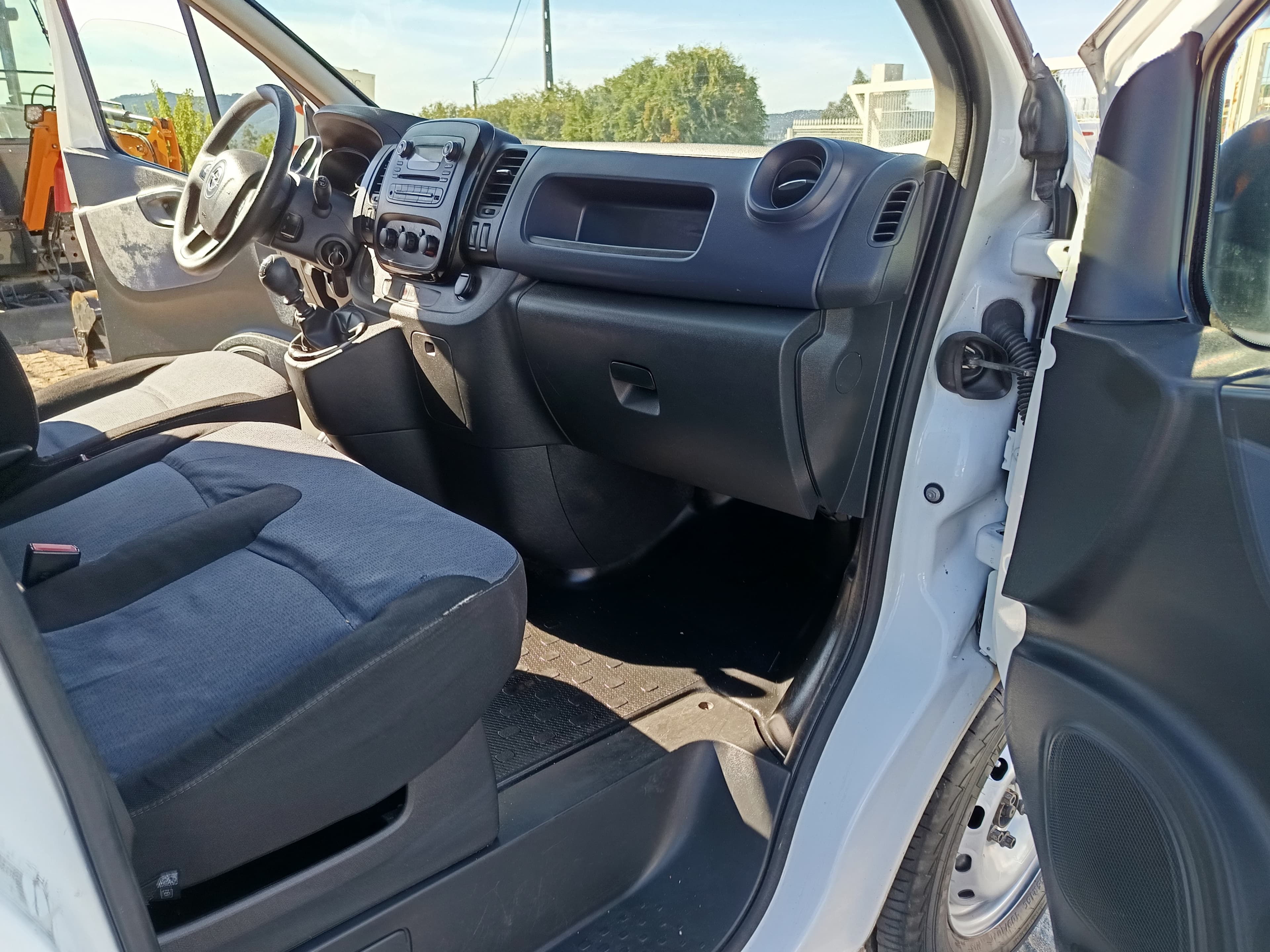 Opel Vívaro 1.6 CDTI · Ano 2017 — imagem 26