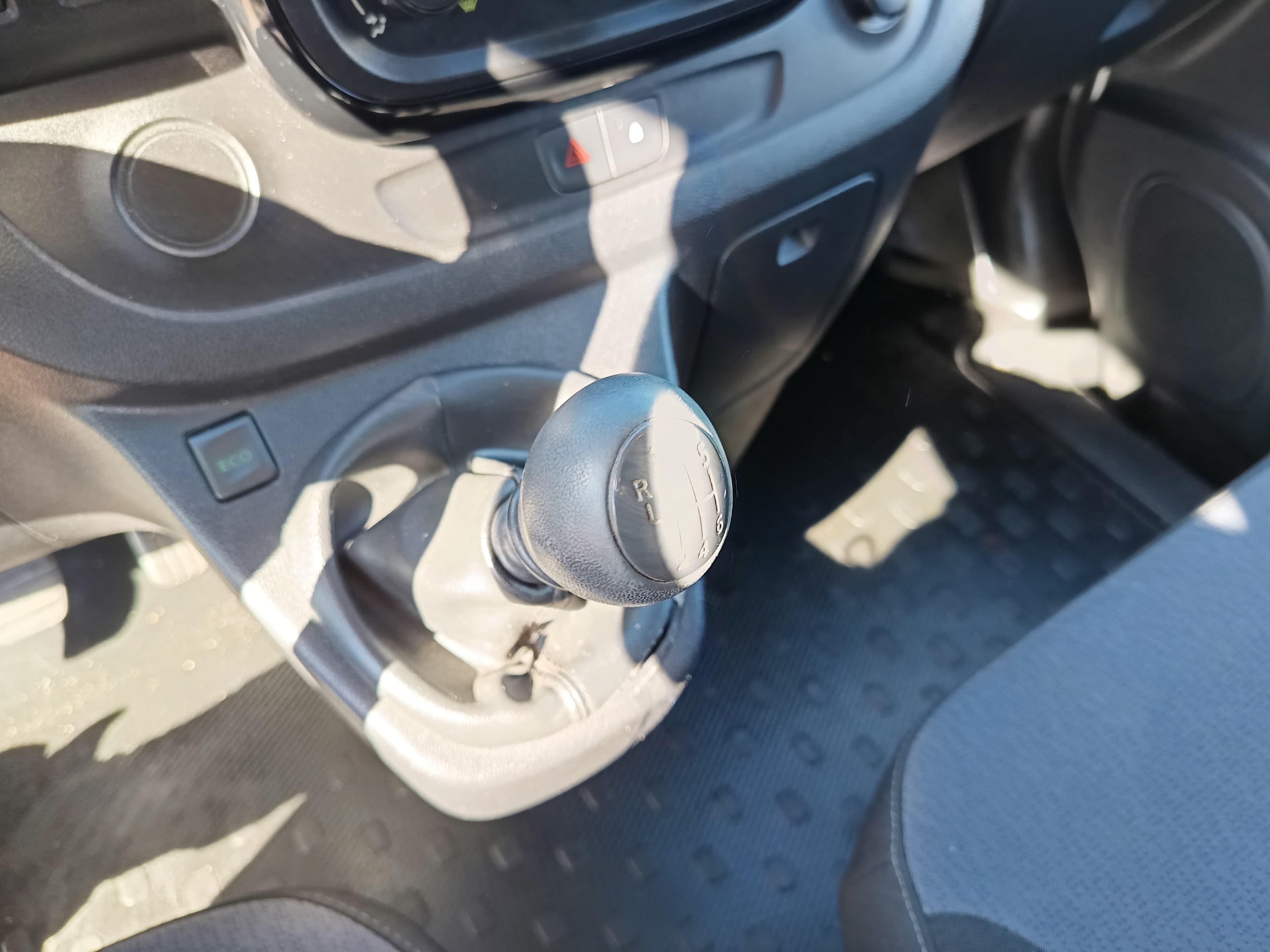 Opel Vívaro 1.6 CDTI · Ano 2017 — imagem 40