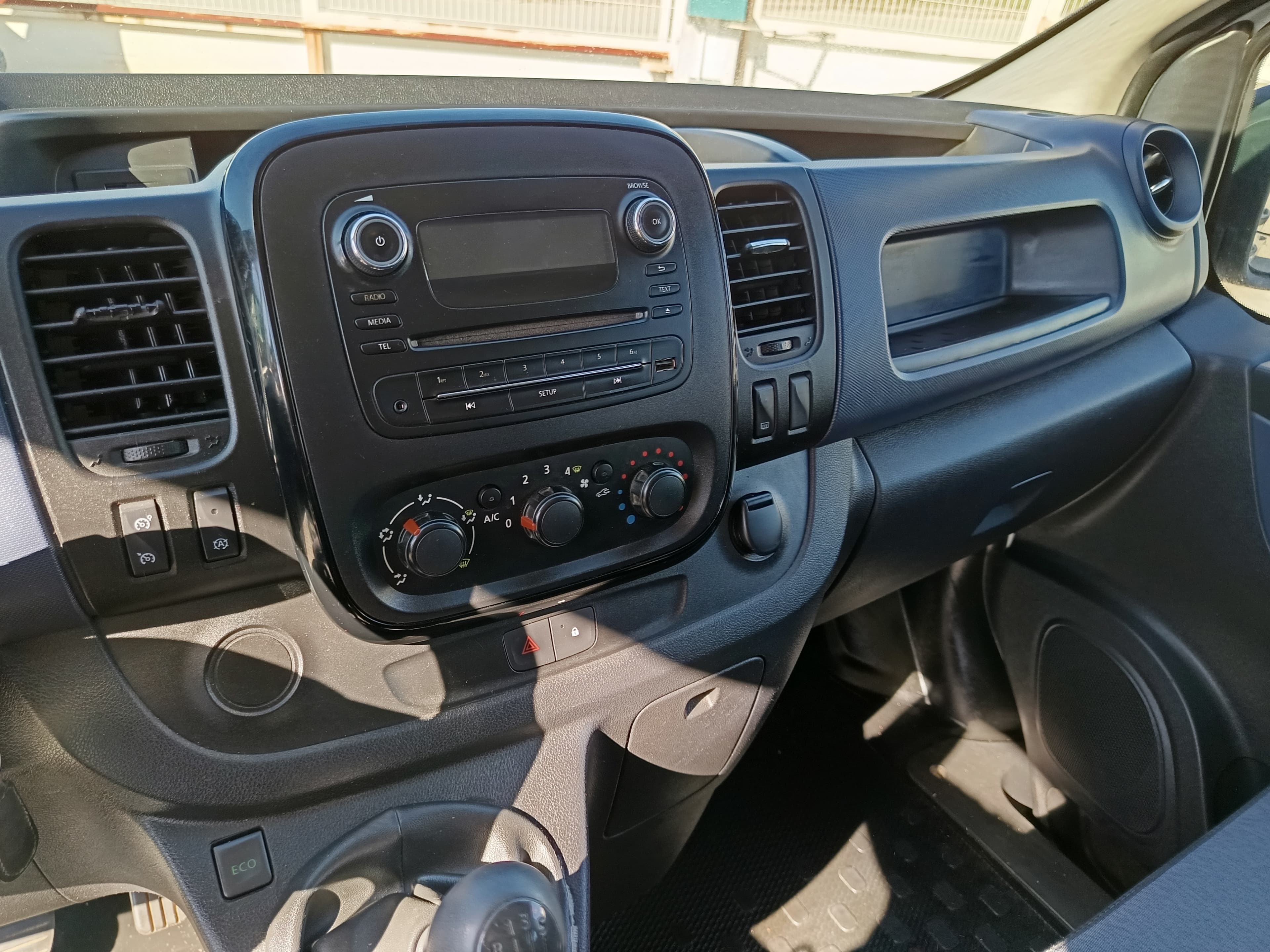 Opel Vívaro 1.6 CDTI · Ano 2017 — imagem 31
