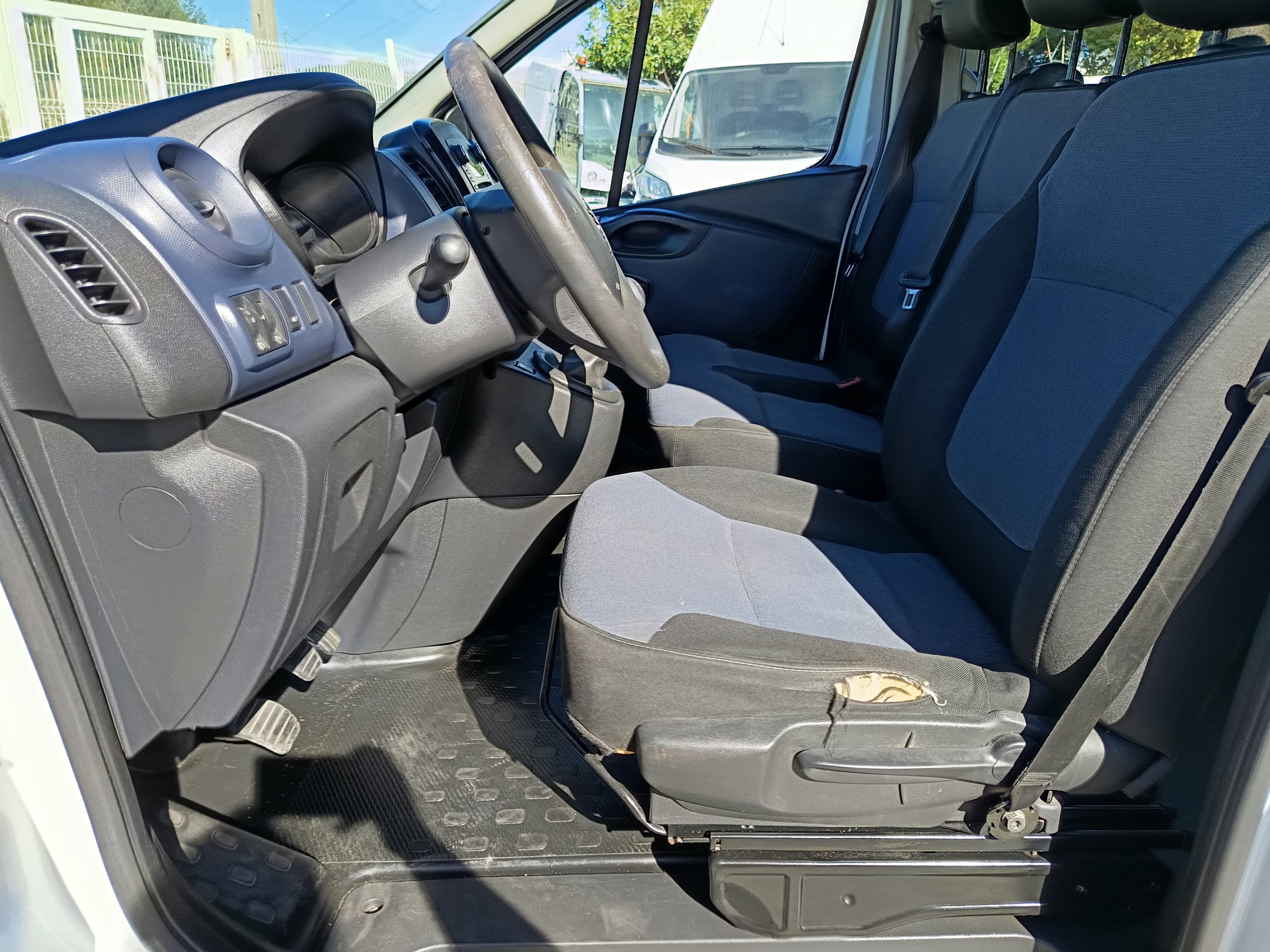 Opel Vívaro 1.6 CDTI · Ano 2017 — imagem 34