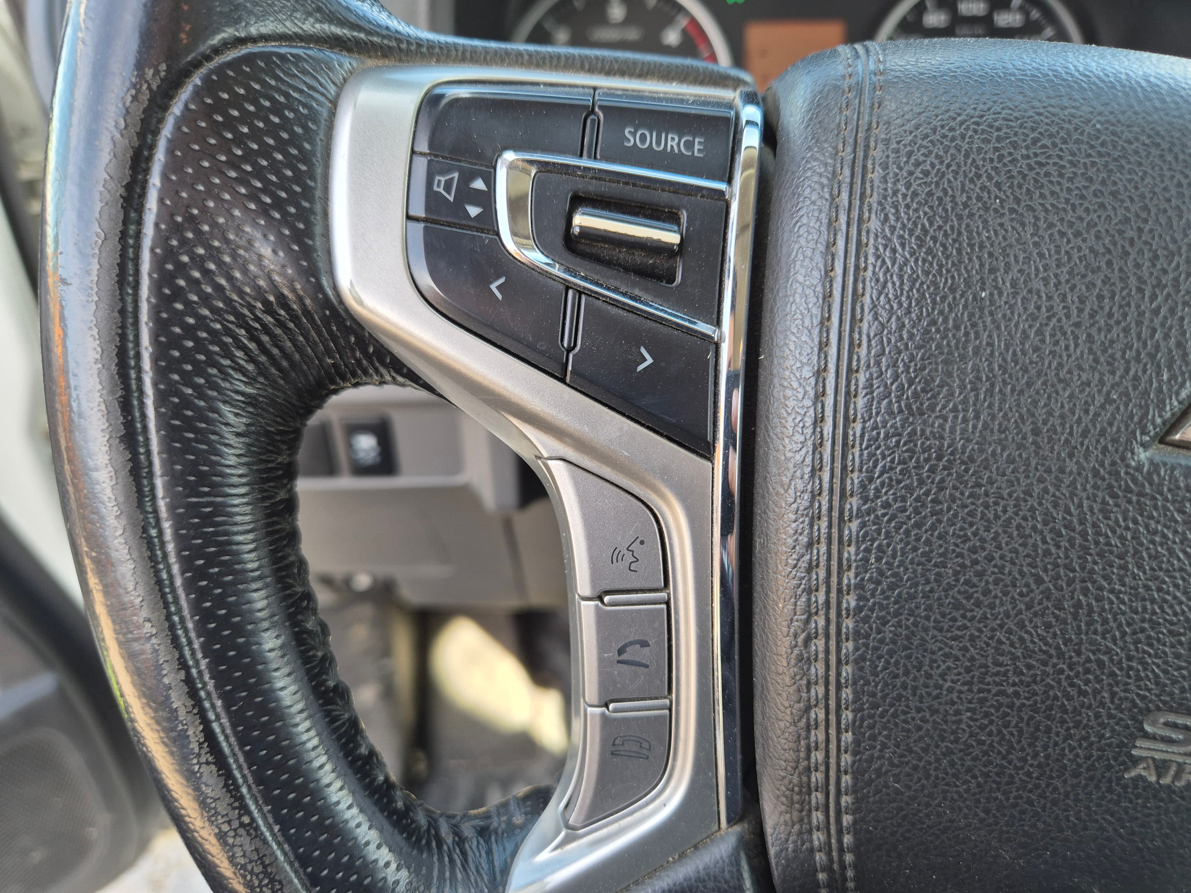 Mitsubishi L200 · Ano 2020 — imagem 34