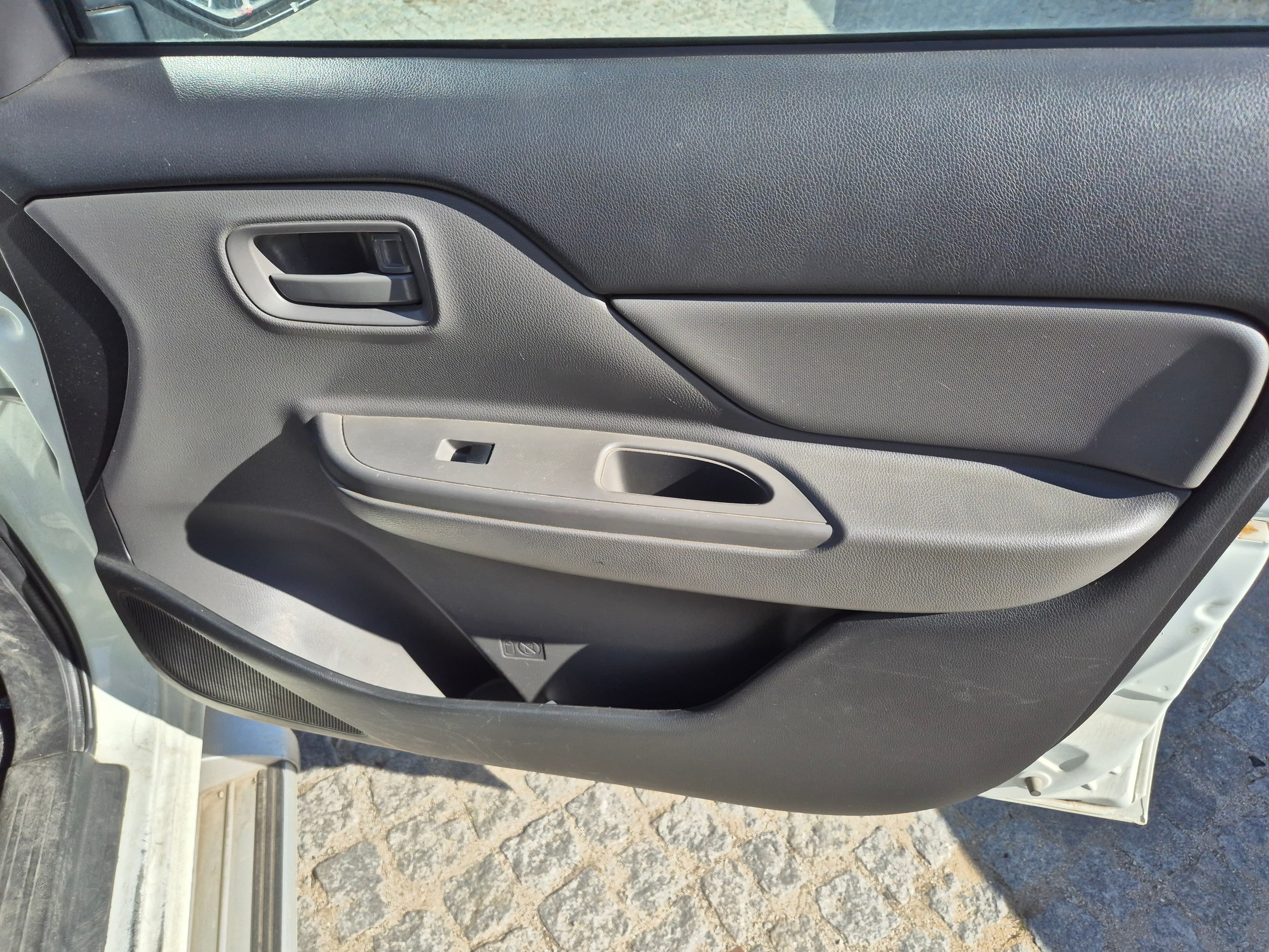 Mitsubishi L200 · Ano 2020 — imagem 13