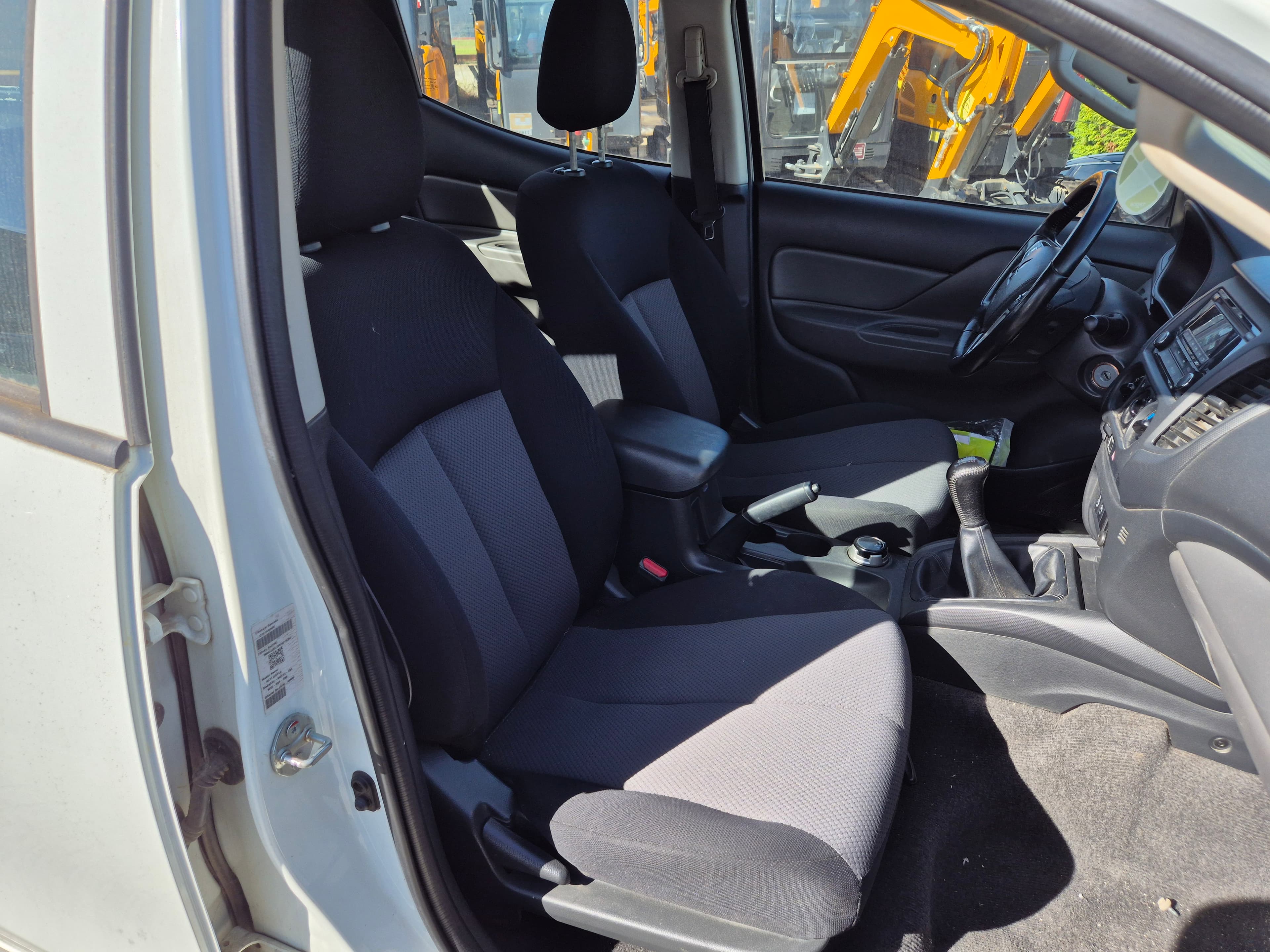 Mitsubishi L200 · Ano 2020 — imagem 14