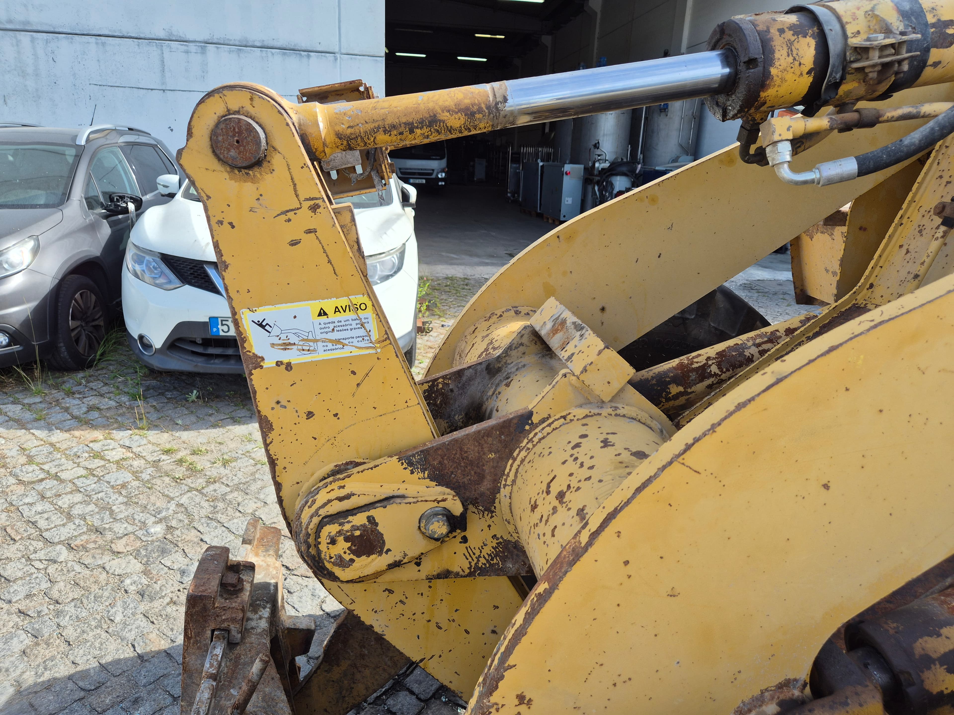 Pá Carregadora CAT 910 F — imagen 23