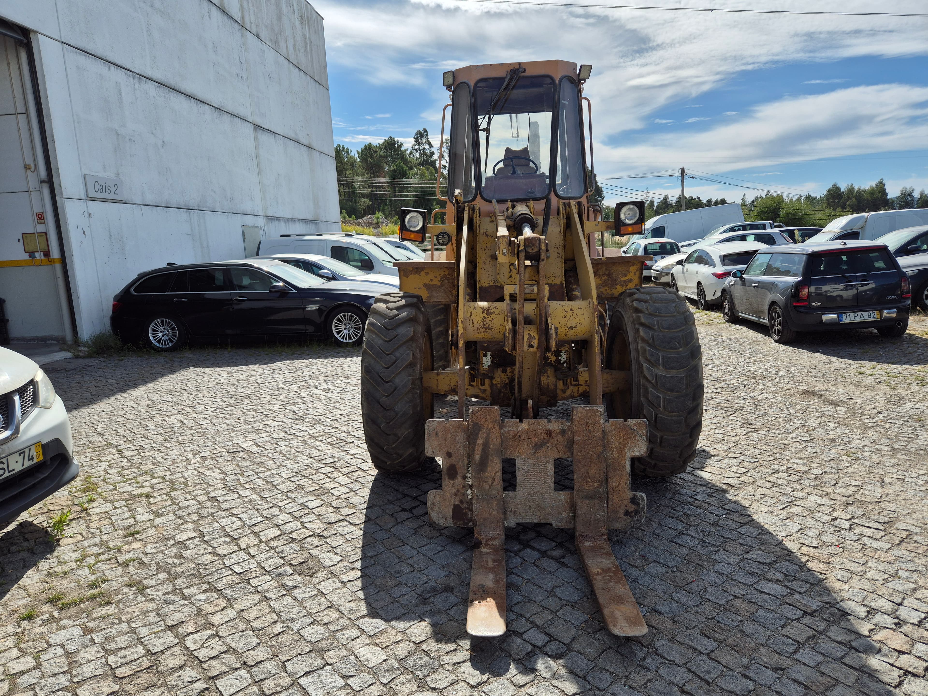 Pá Carregadora CAT 910 F — imagen 2