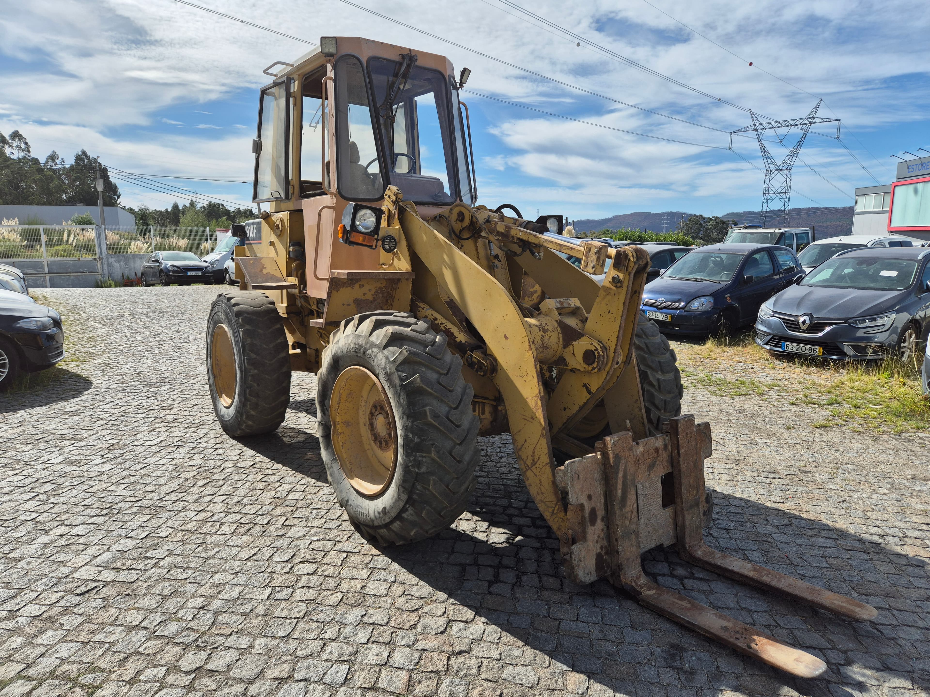 Pá Carregadora CAT 910 F — imagen 3