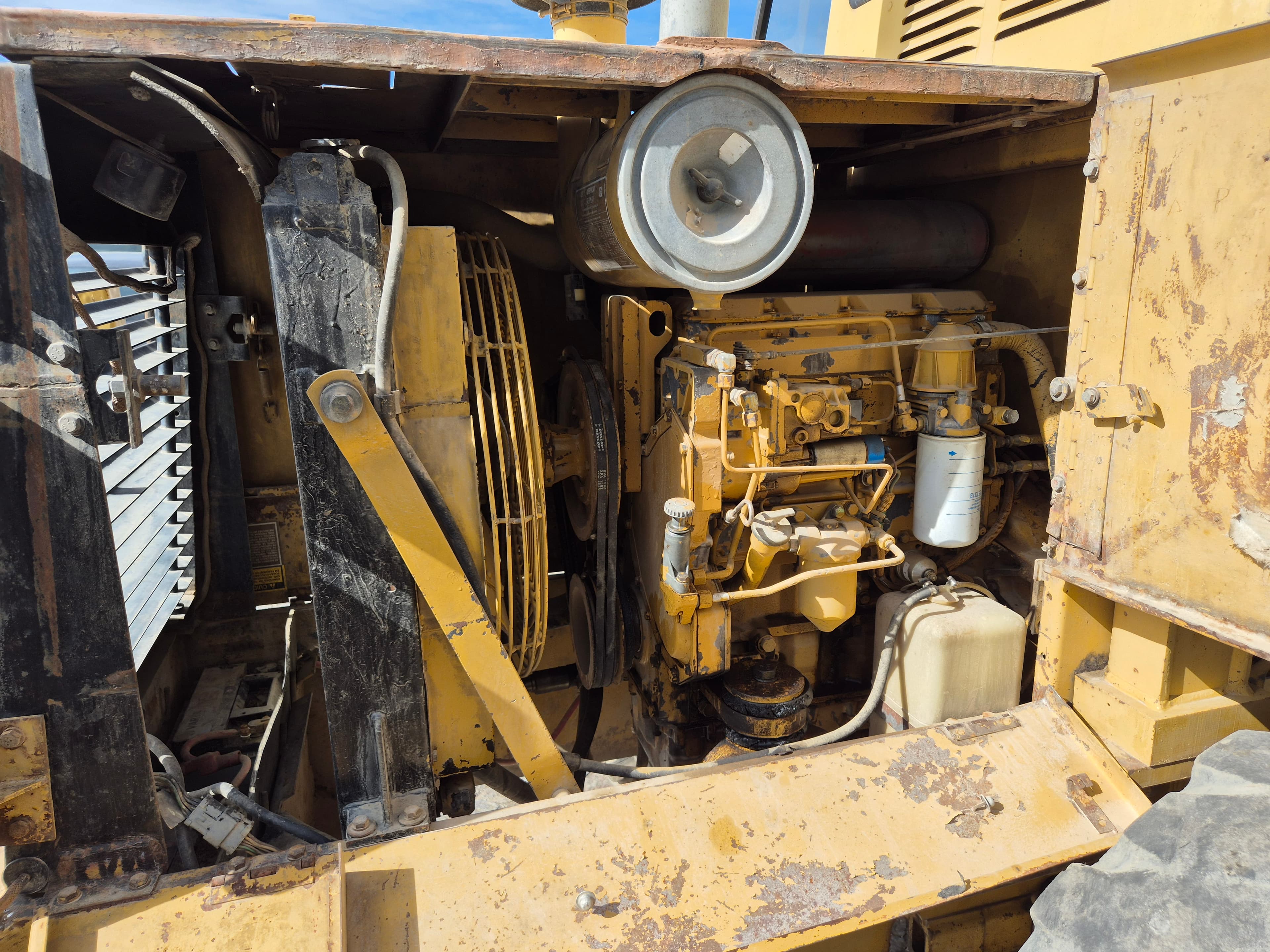 Pá Carregadora CAT 910 F — imagen 13