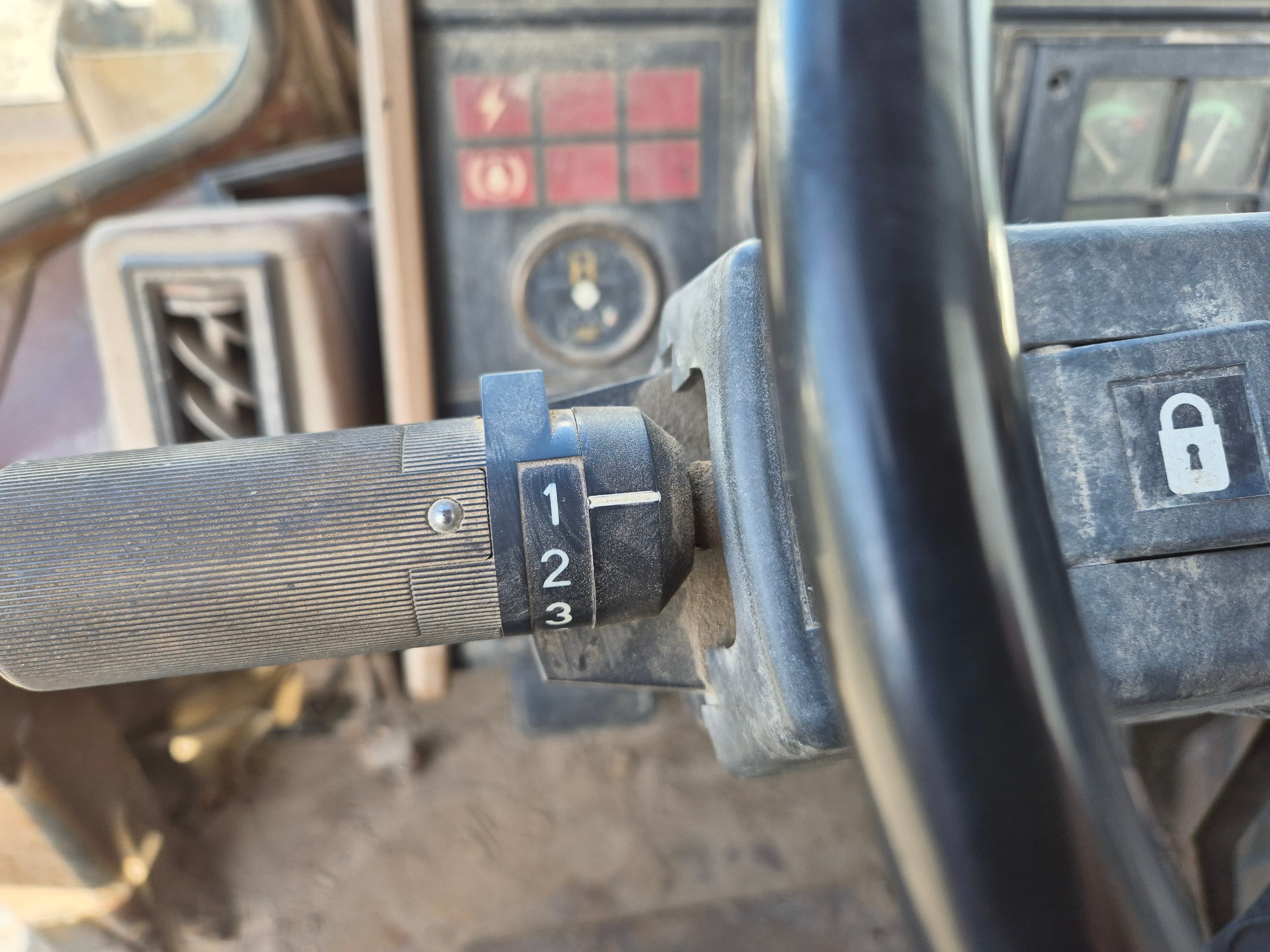 Pá Carregadora CAT 910 F — imagen 32