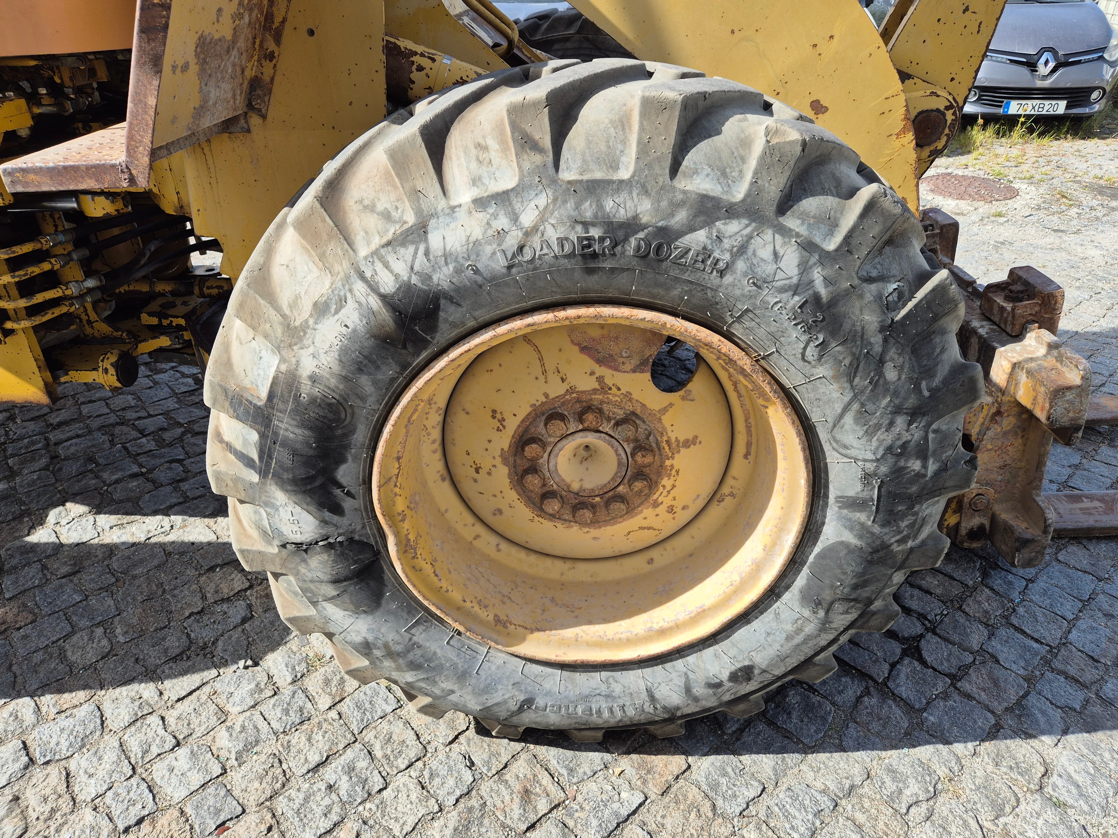 Pá Carregadora CAT 910 F — imagen 9