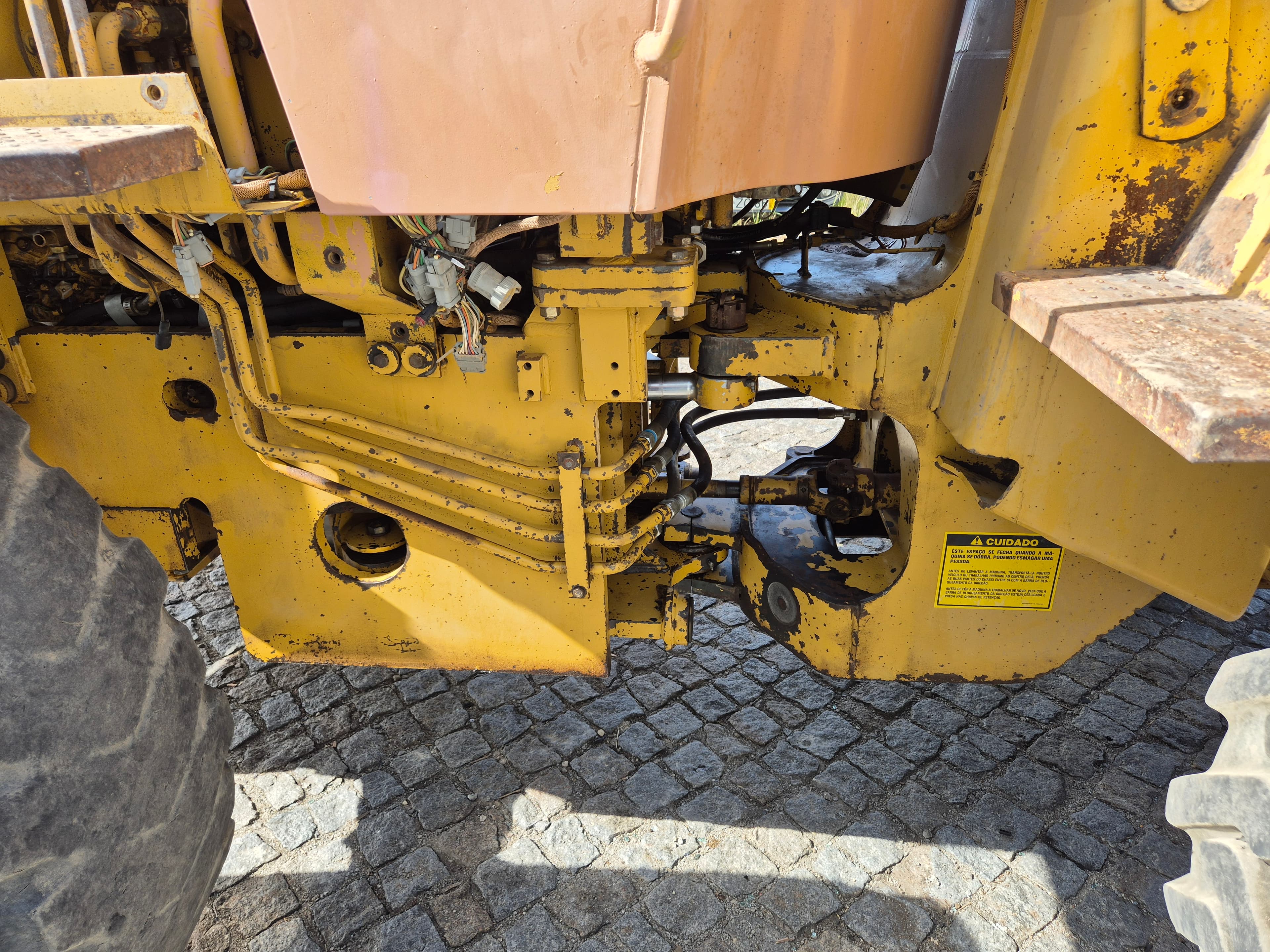 Pá Carregadora CAT 910 F — imagen 11