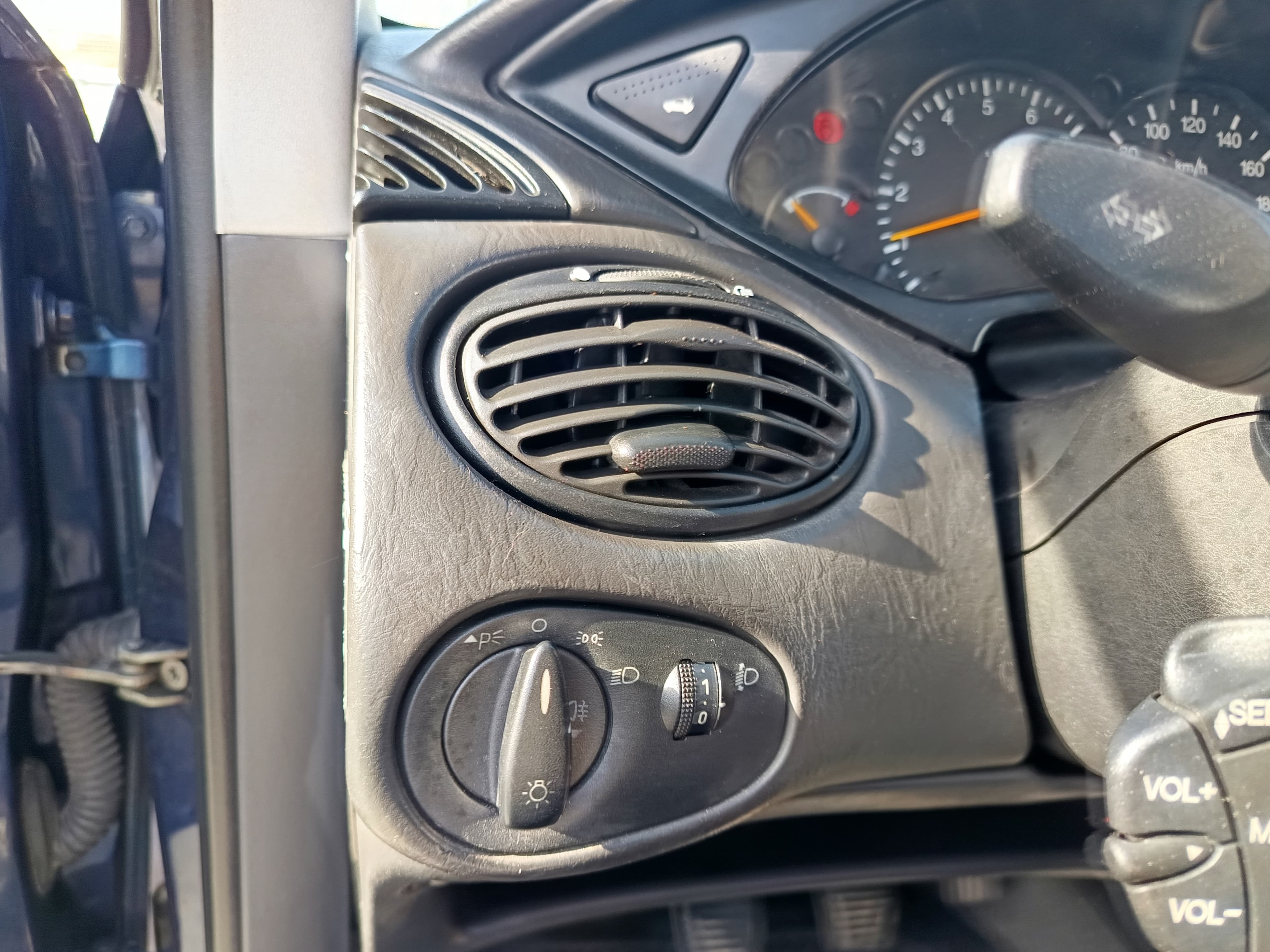 Ford Focus · Ano 2000 — image 42