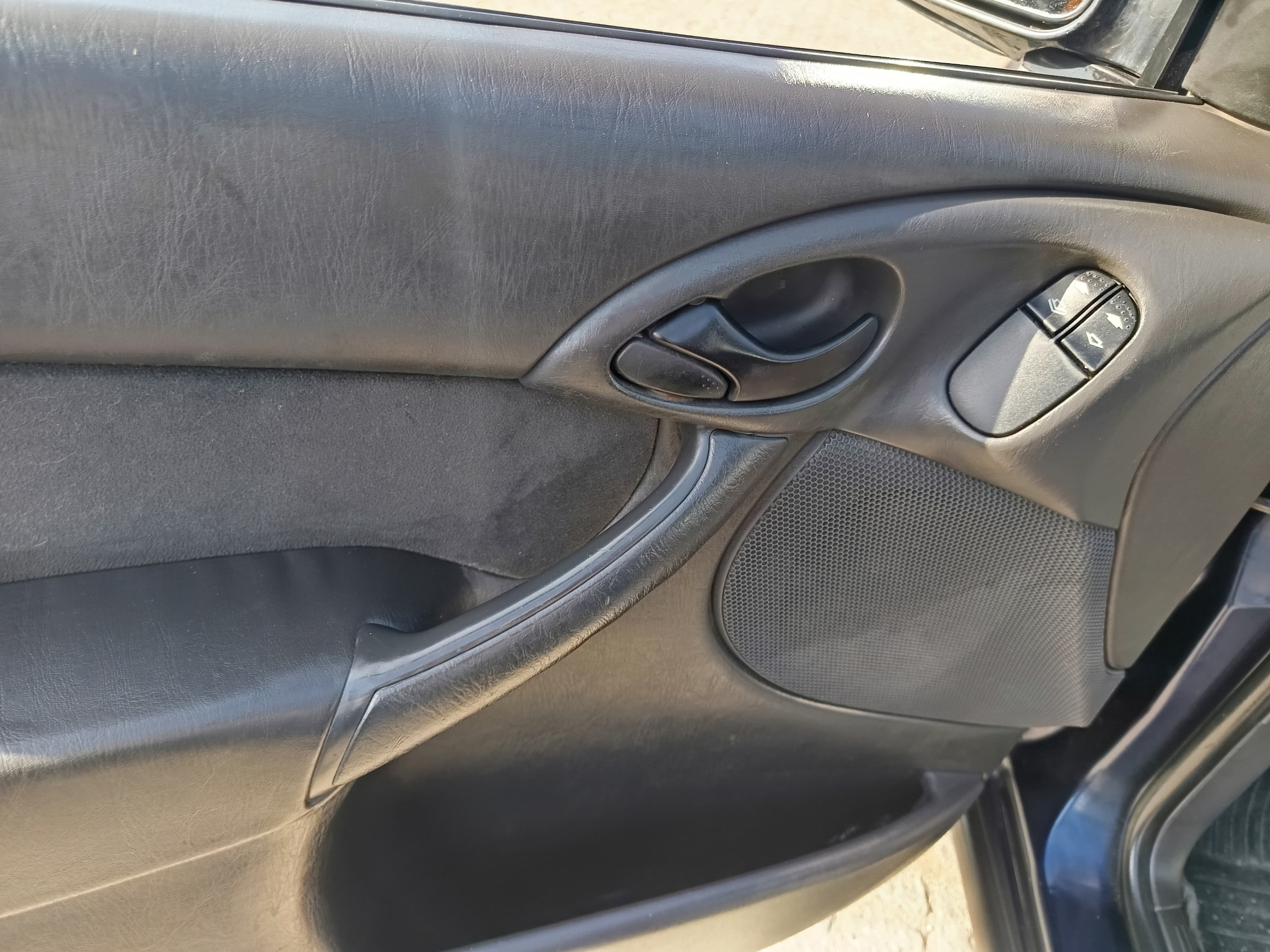Ford Focus · Ano 2000 — image 32