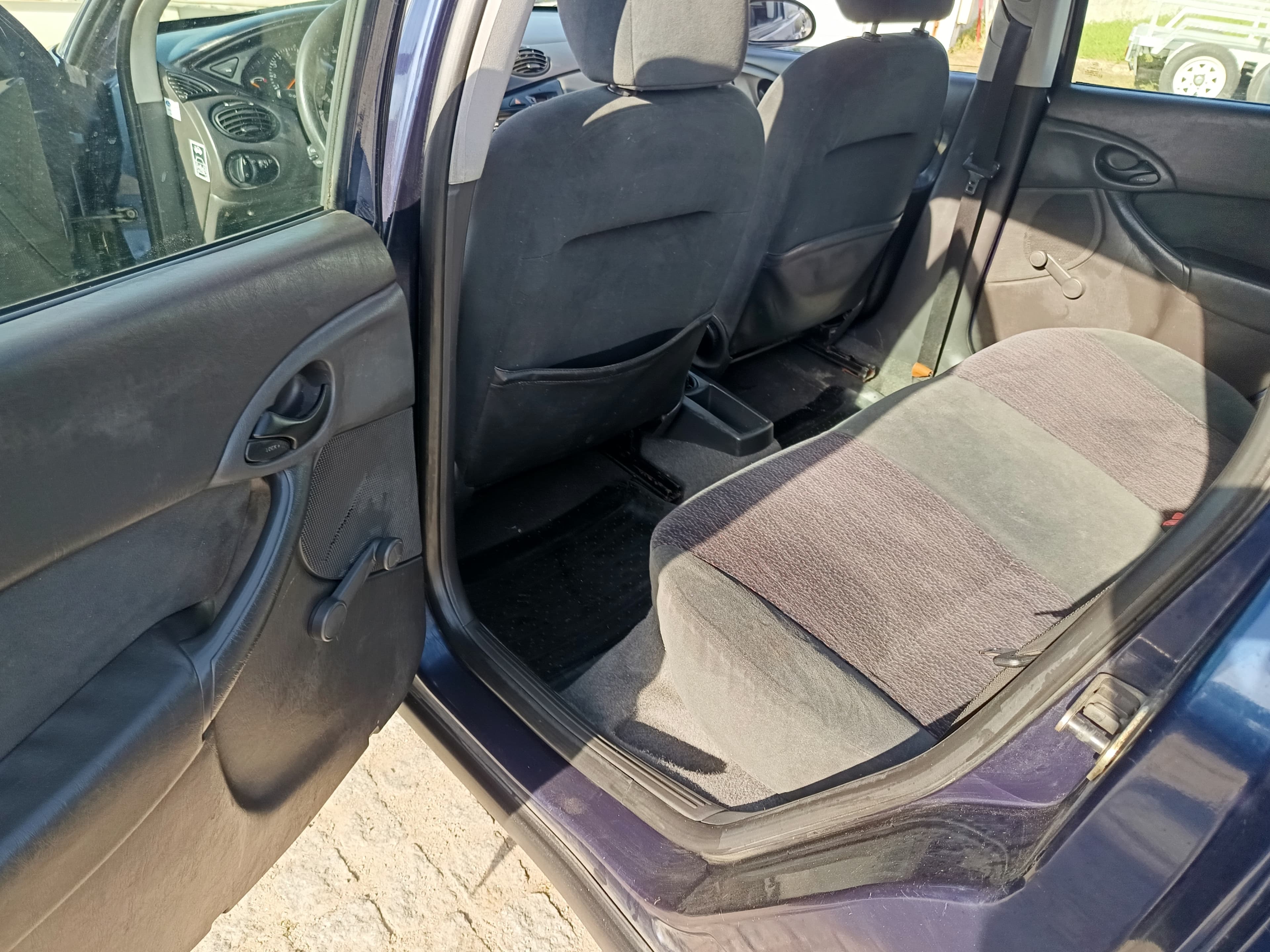 Ford Focus · Ano 2000 — image 28