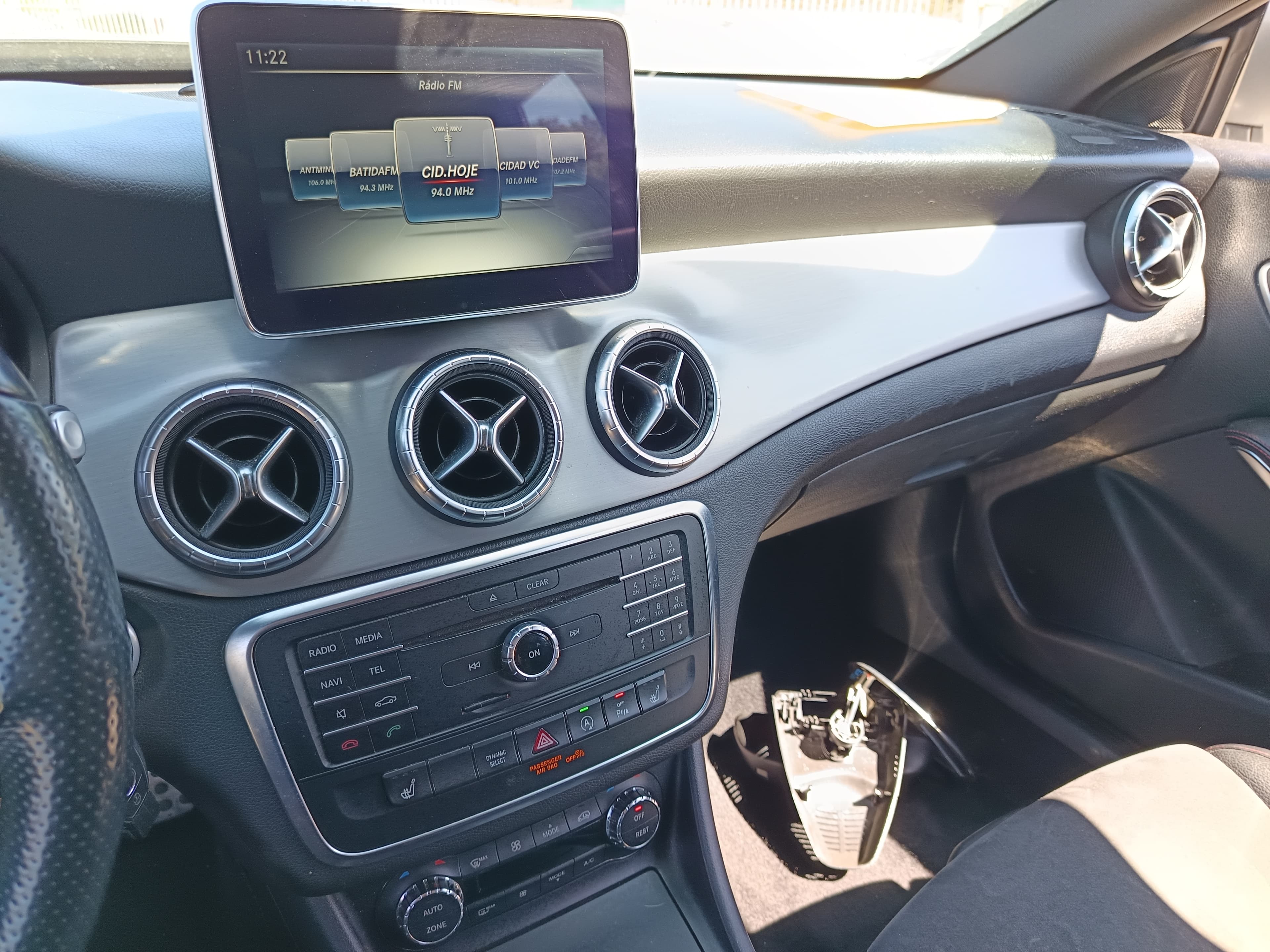 Mercedes-Benz CLA 200 CDI  · Ano 2016 — imagem 38