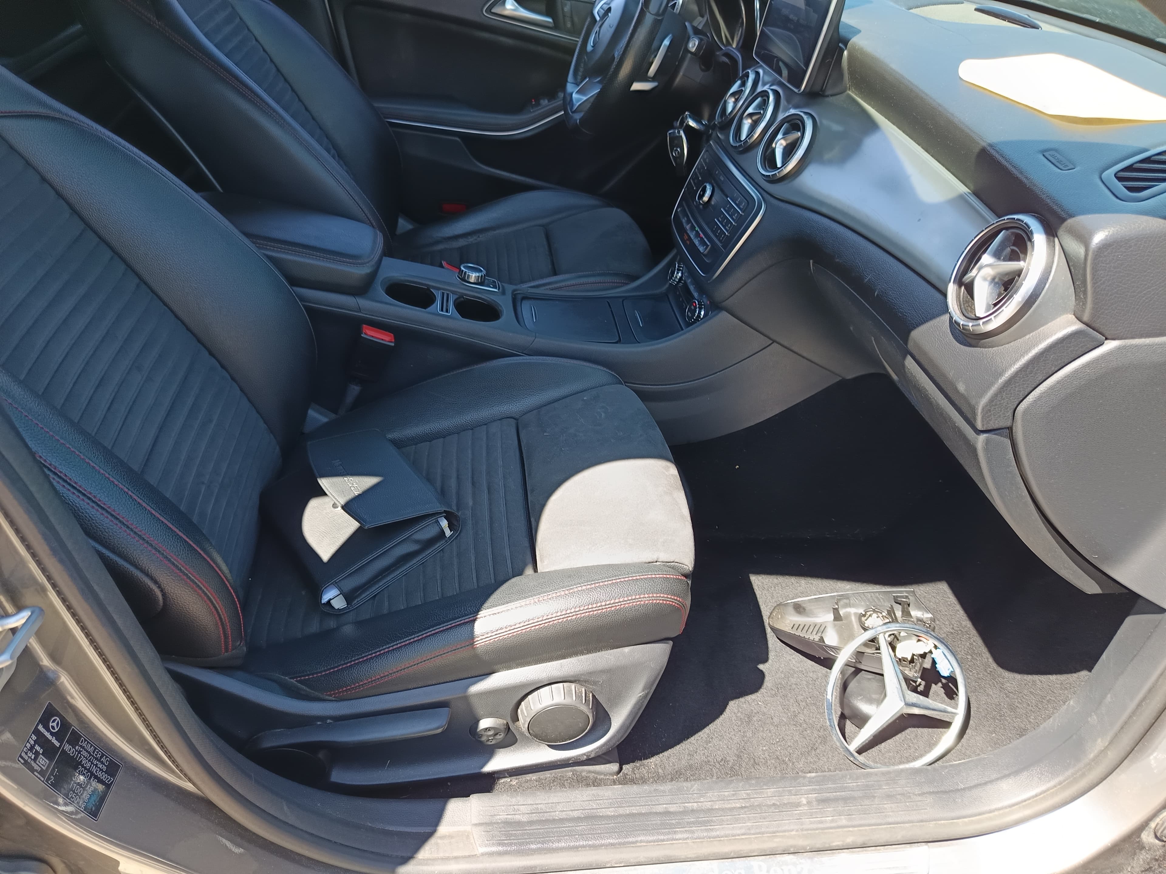 Mercedes-Benz CLA 200 CDI  · Ano 2016 — imagem 28