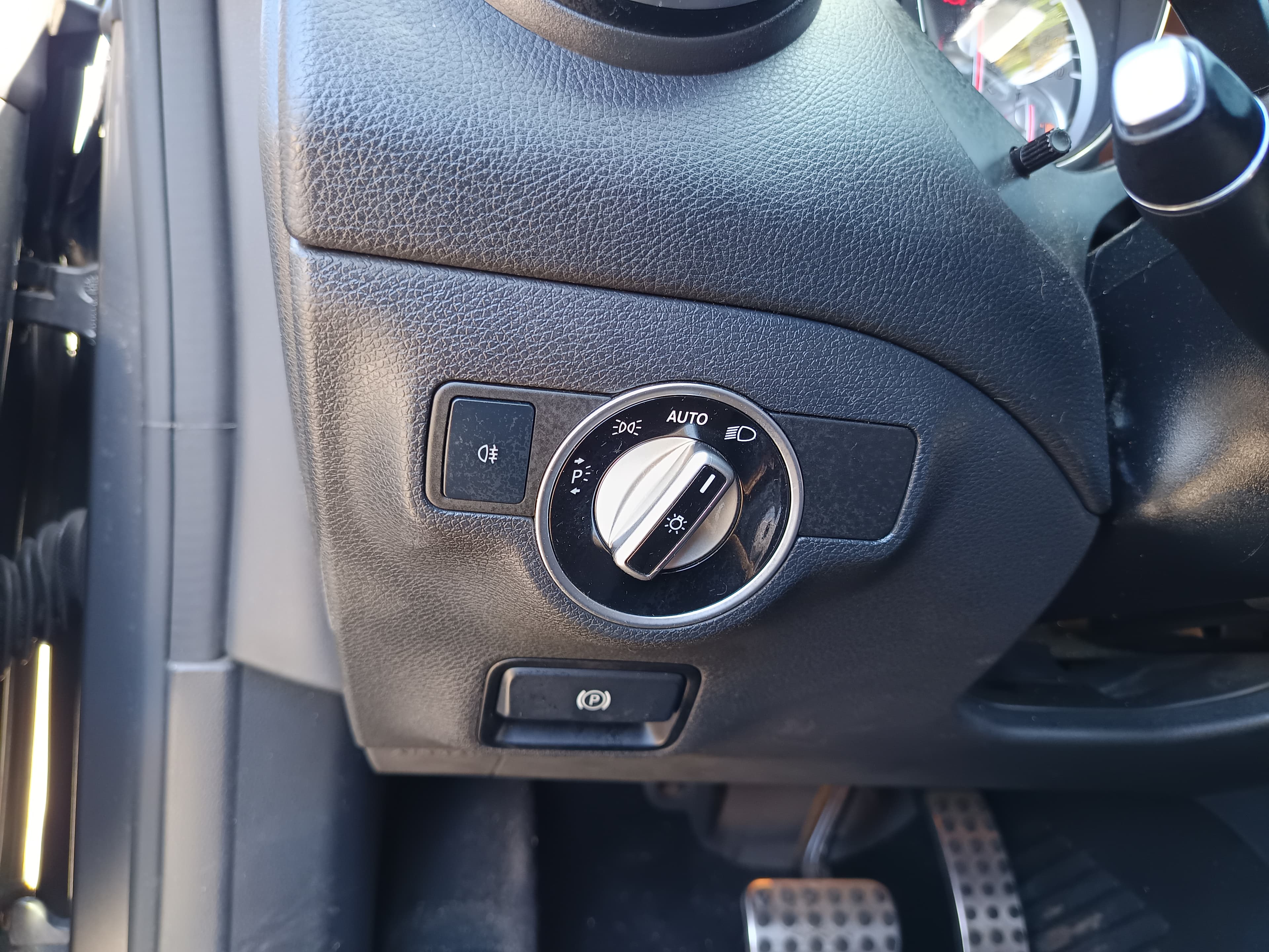 Mercedes-Benz CLA 200 CDI  · Ano 2016 — imagem 48