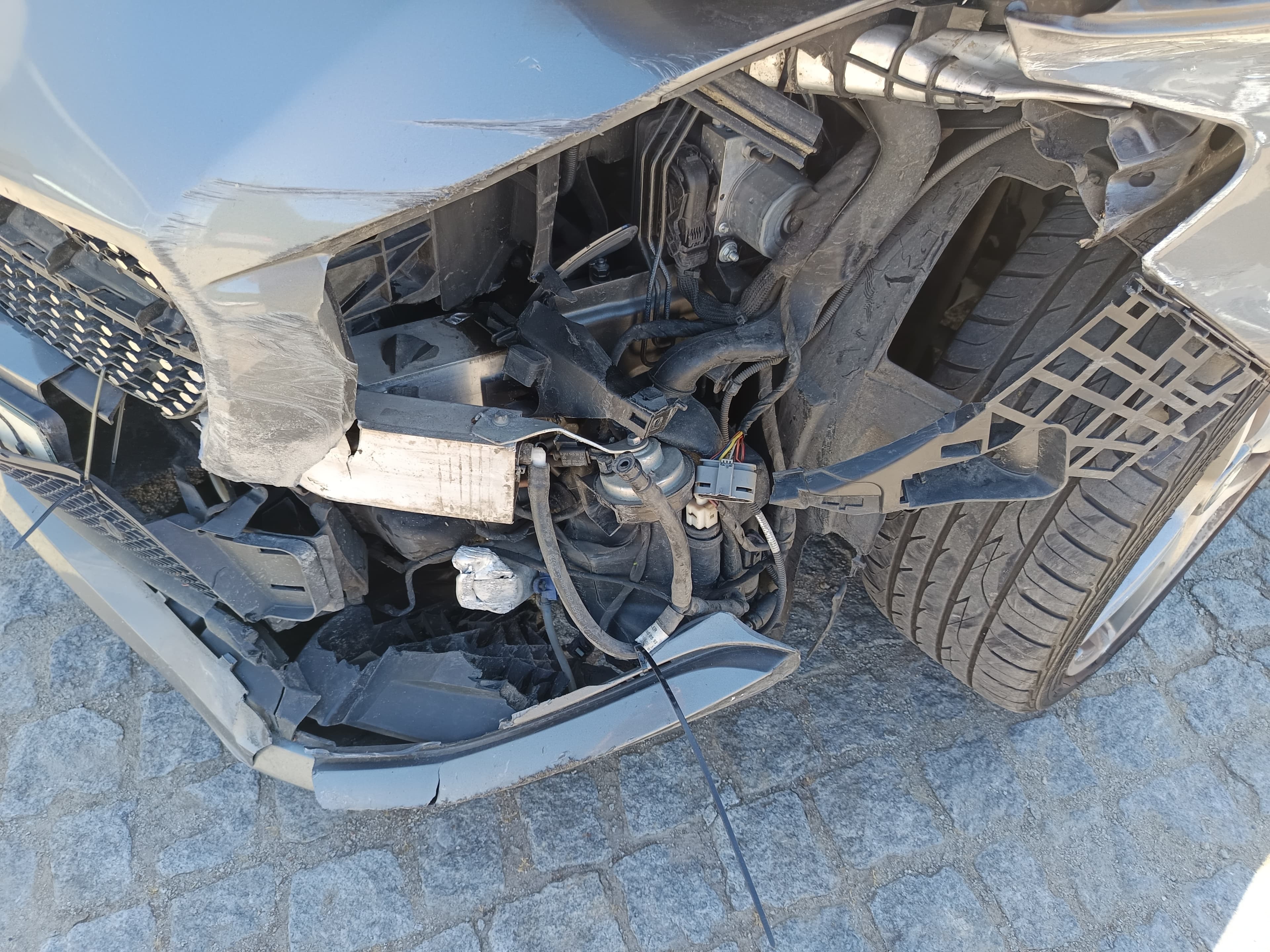 Mercedes-Benz CLA 200 CDI  · Ano 2016 — imagem 14