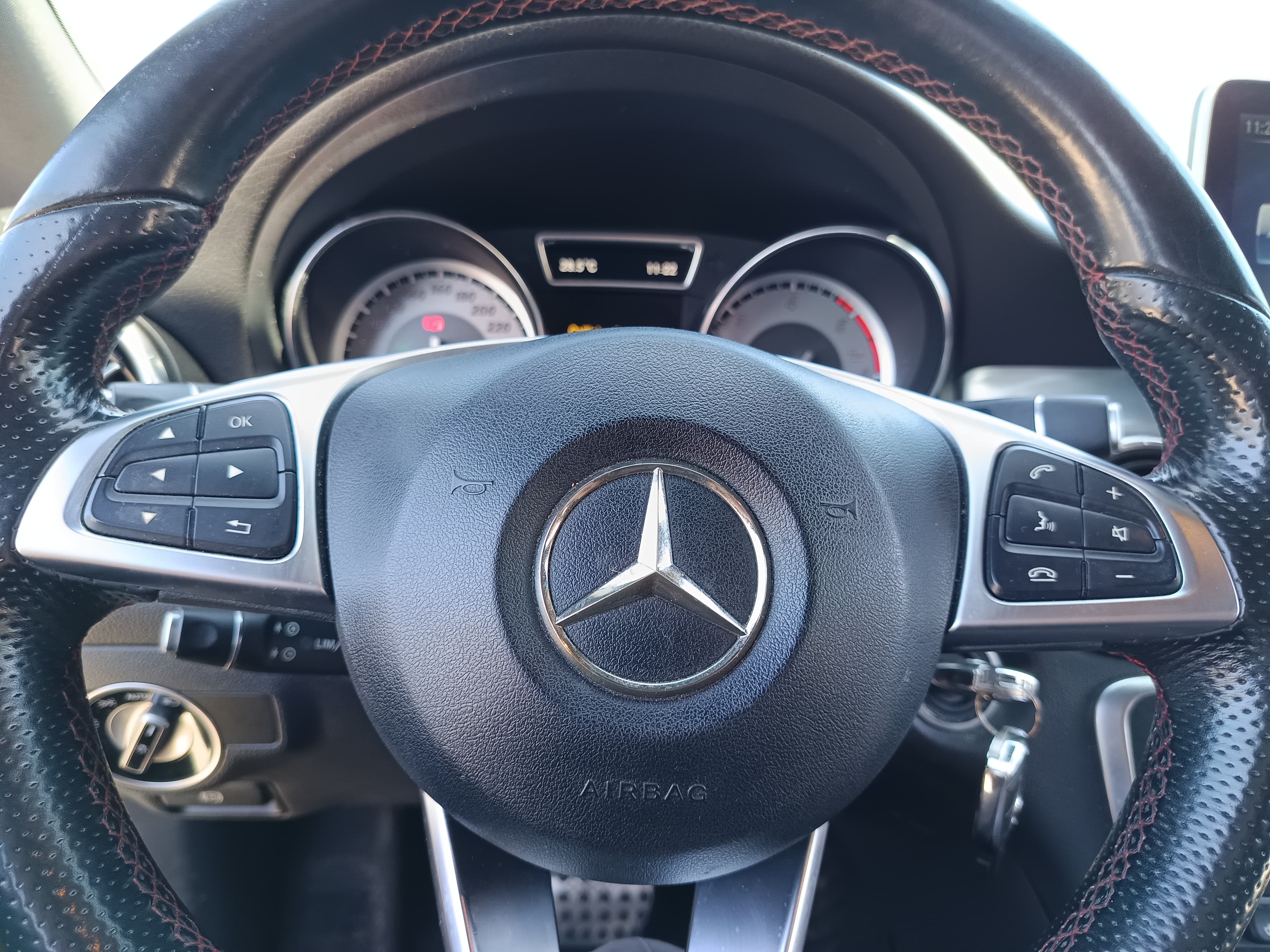 Mercedes-Benz CLA 200 CDI  · Ano 2016 — imagem 43