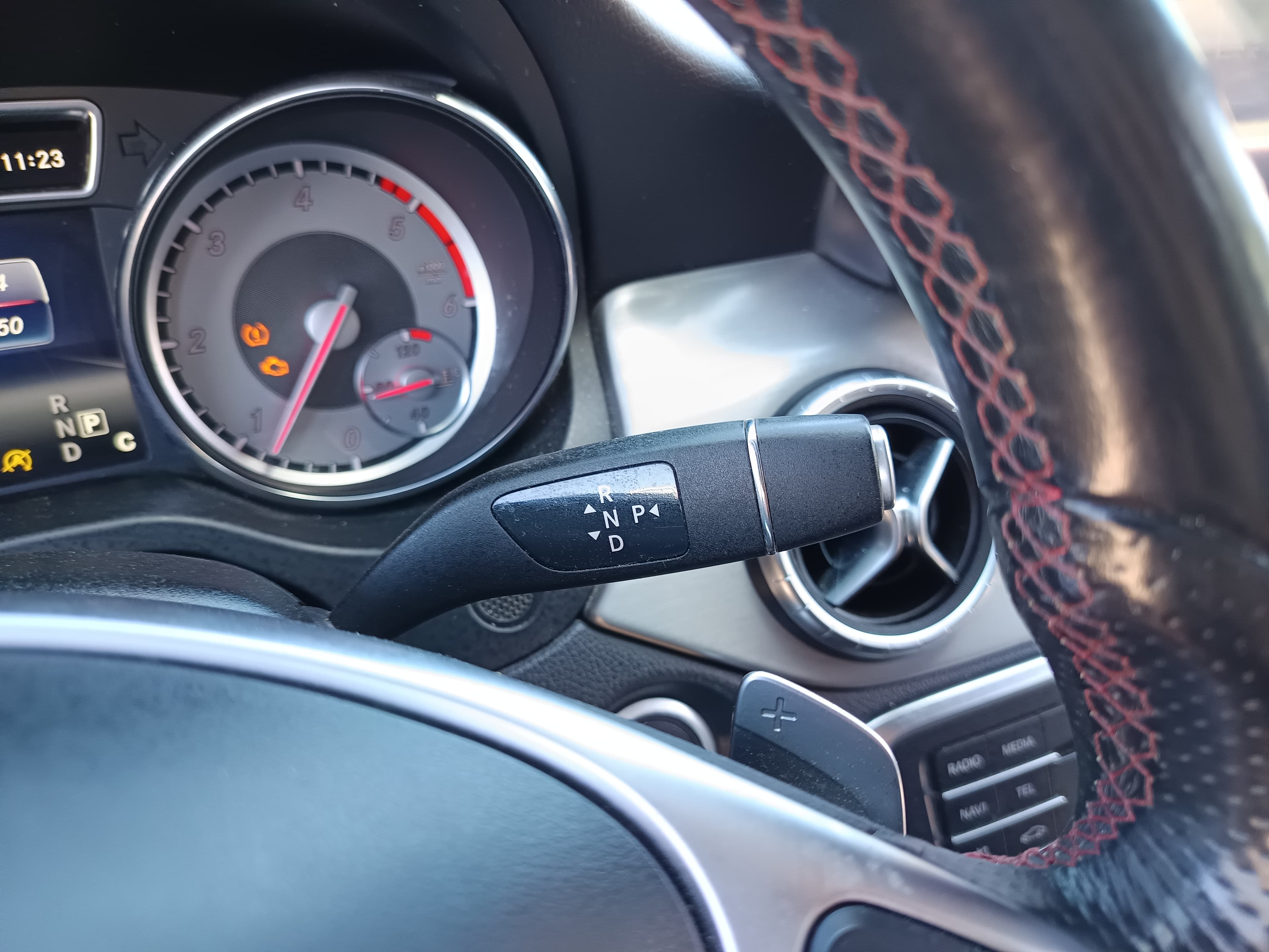 Mercedes-Benz CLA 200 CDI  · Ano 2016 — imagem 45