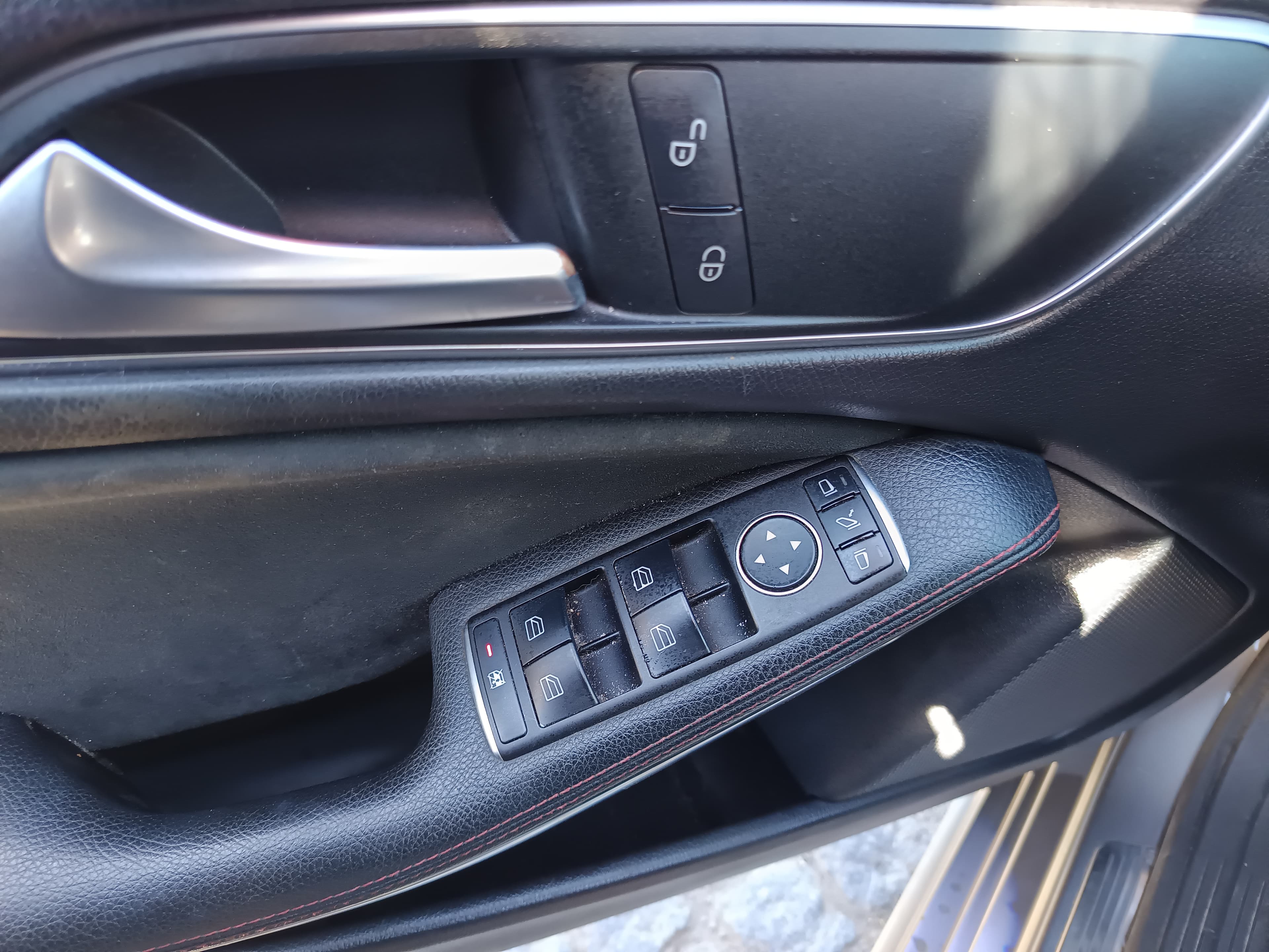 Mercedes-Benz CLA 200 CDI  · Ano 2016 — imagem 34