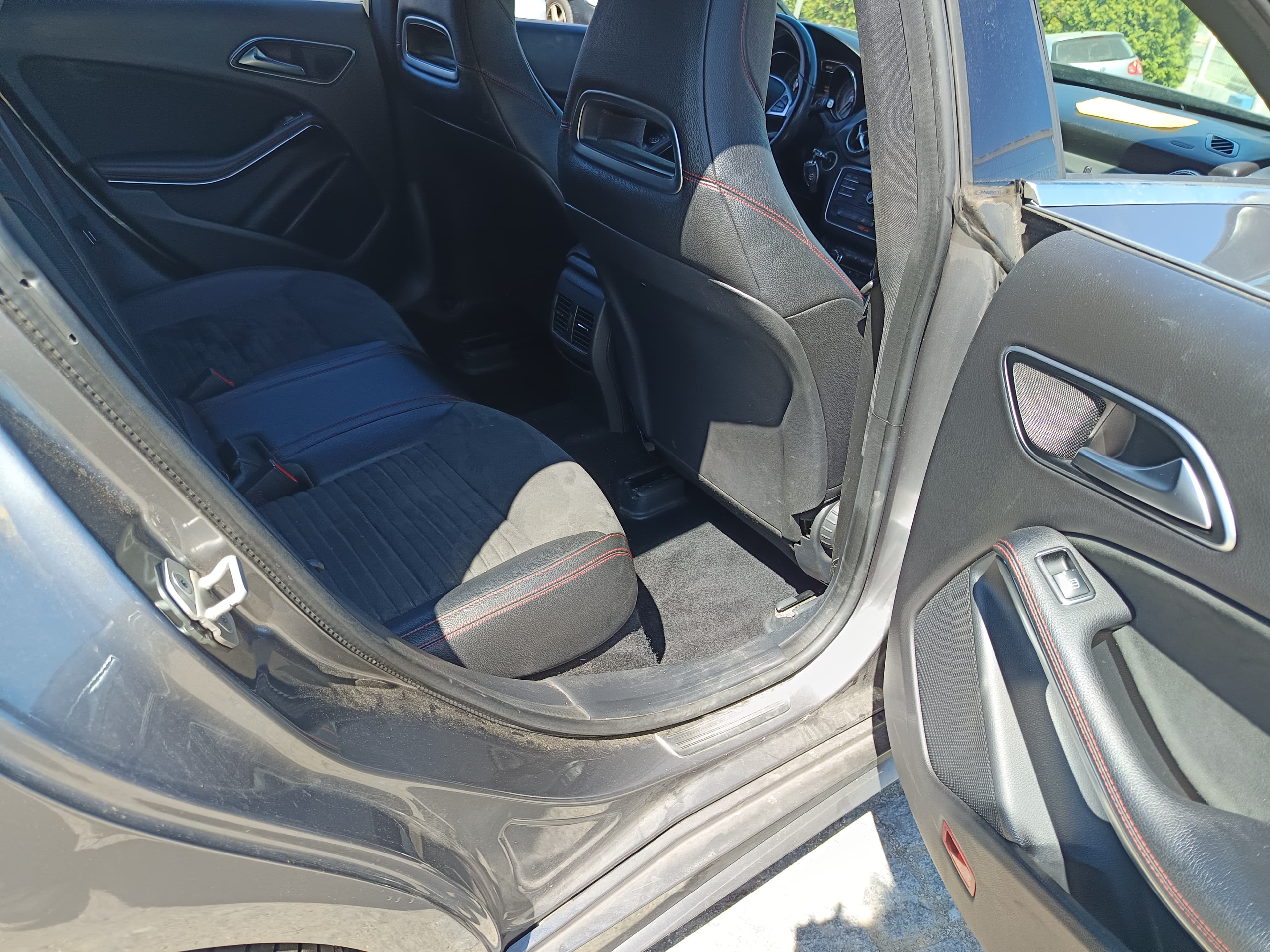 Mercedes-Benz CLA 200 CDI  · Ano 2016 — imagem 23