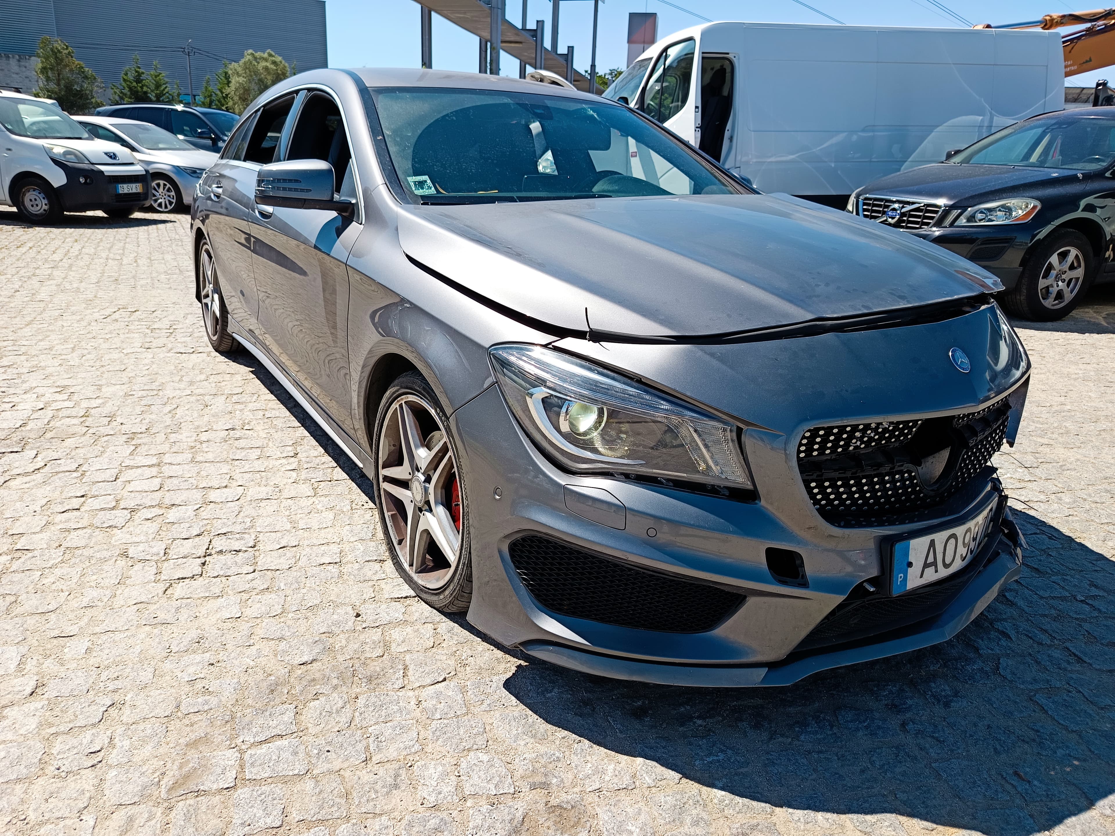 Mercedes-Benz CLA 200 CDI  · Ano 2016 — imagem 2