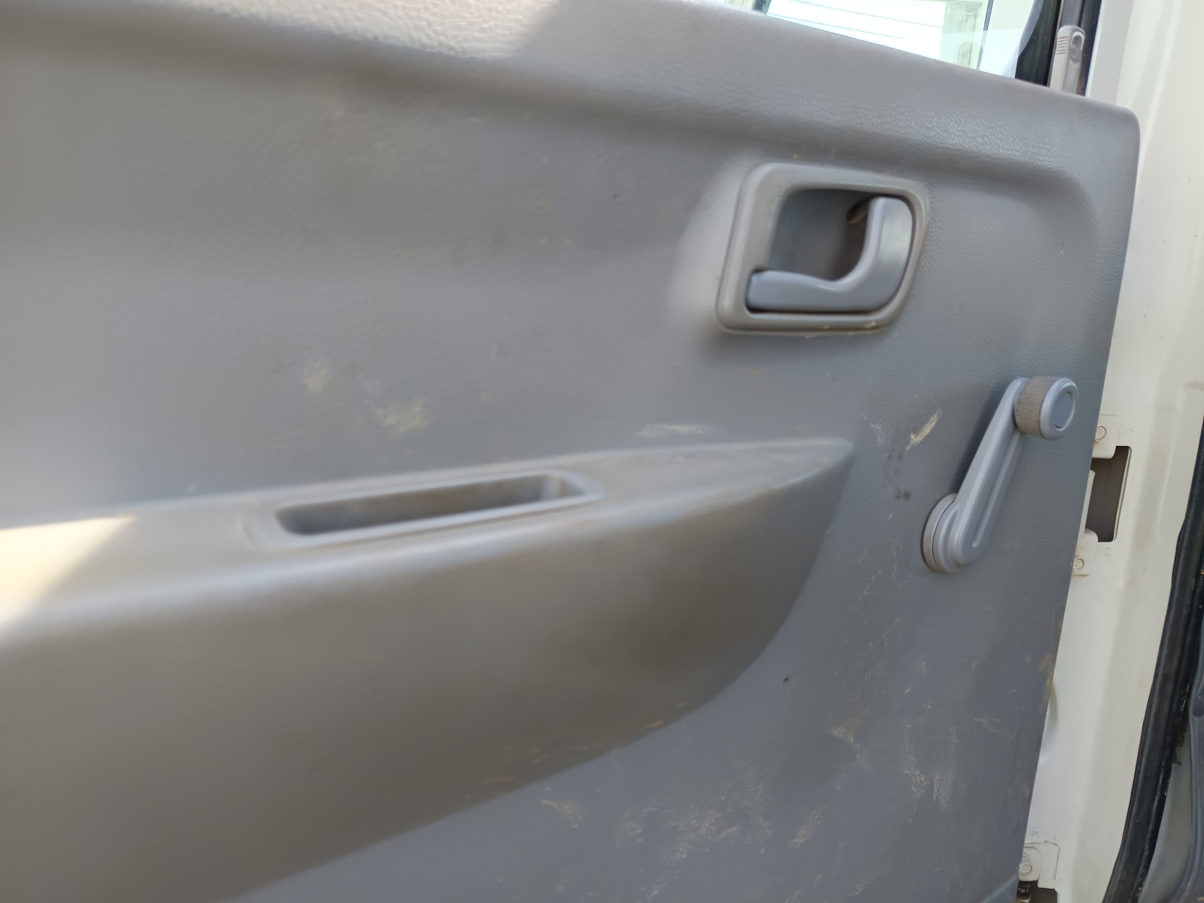 Mitsubishi Fuso · Ano 2015 — imagem 18