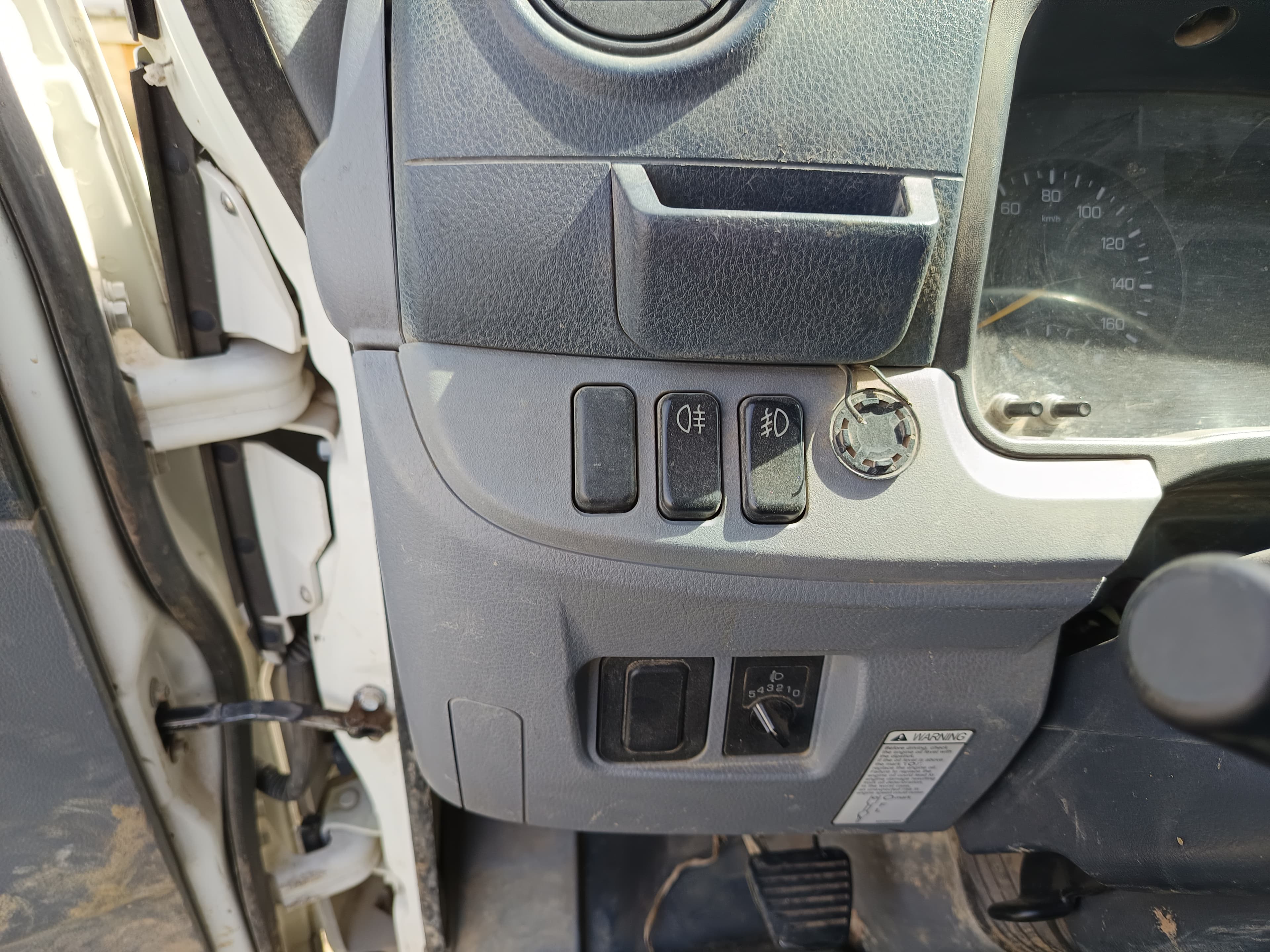 Mitsubishi Fuso · Ano 2015 — imagem 29