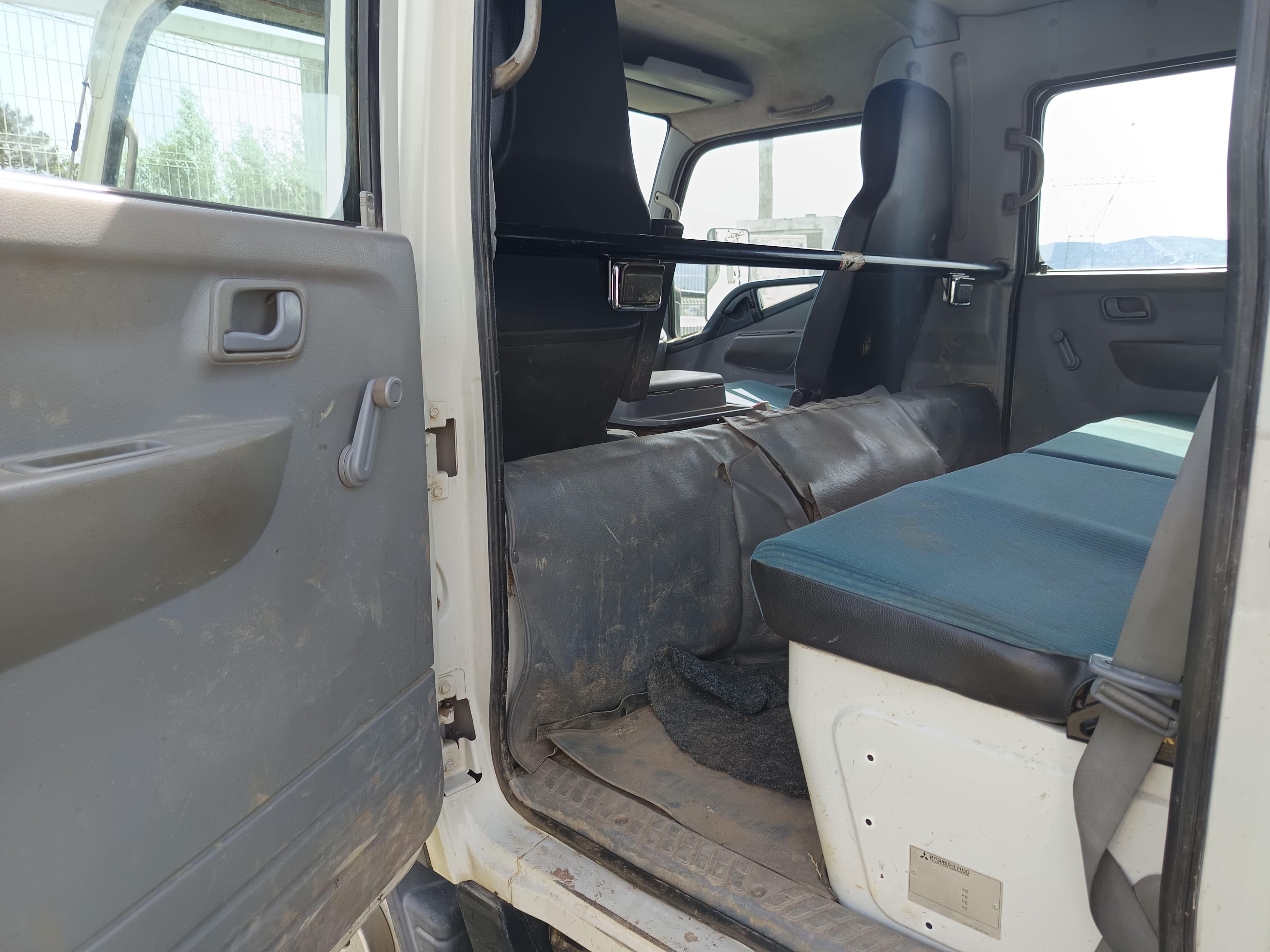 Mitsubishi Fuso · Ano 2015 — imagem 17