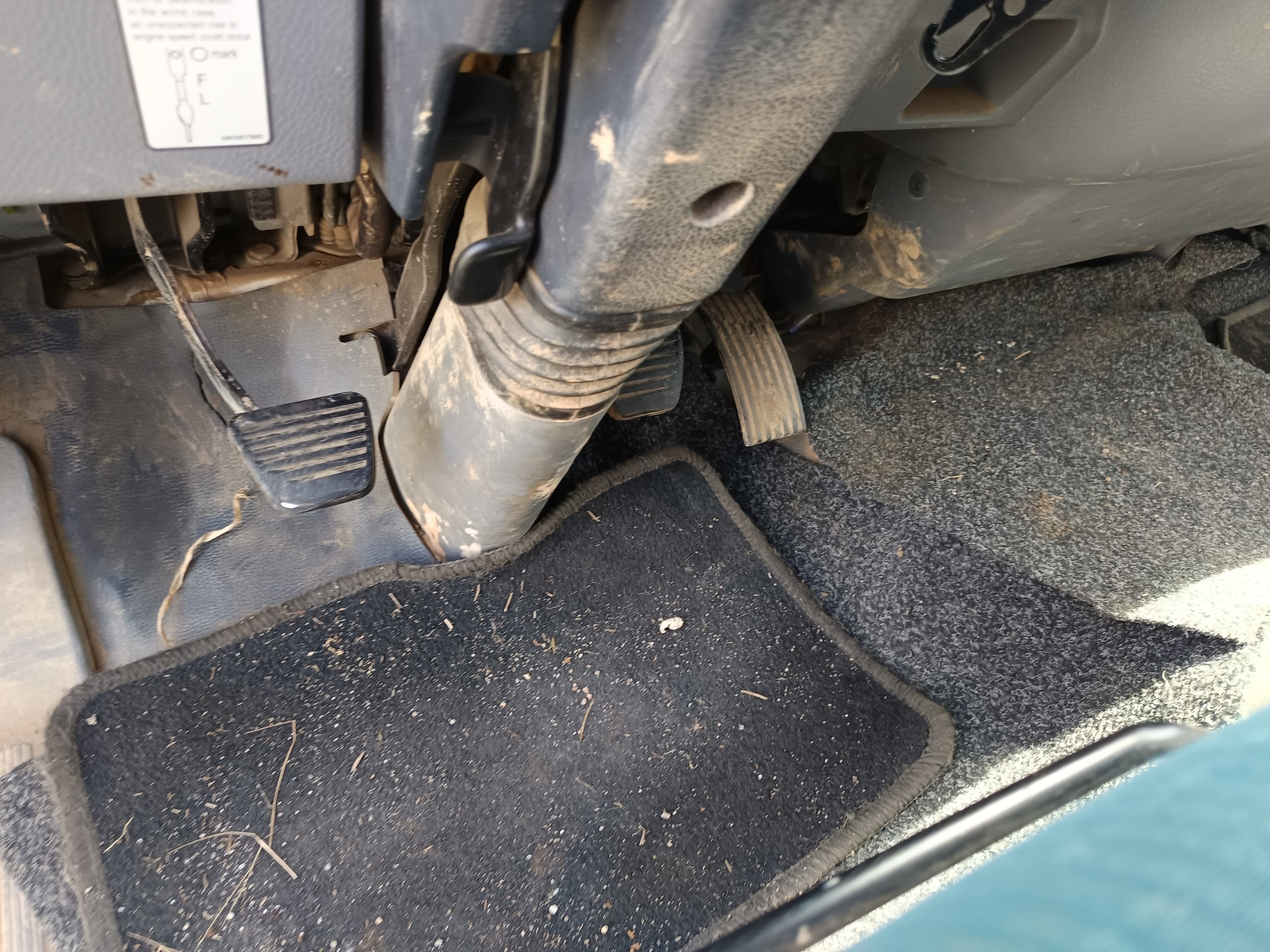 Mitsubishi Fuso · Ano 2015 — imagem 21