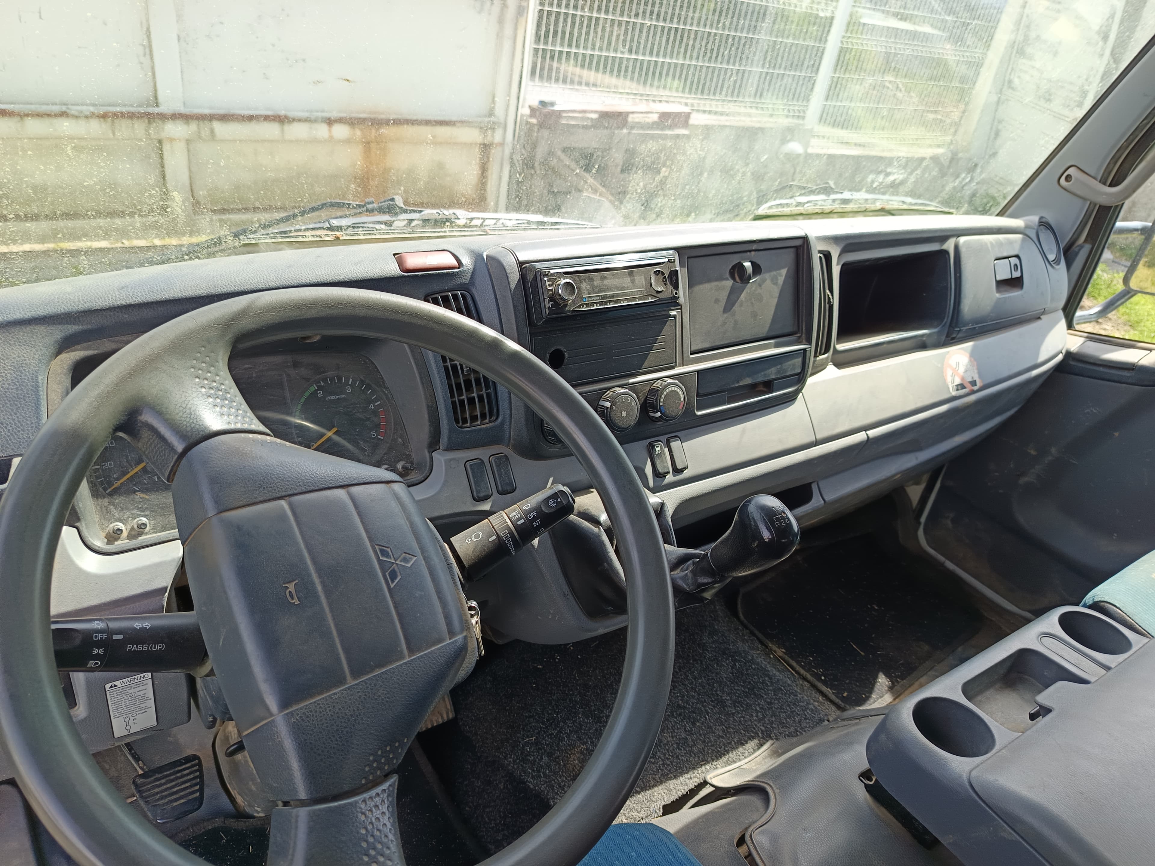 Mitsubishi Fuso · Ano 2015 — imagem 22