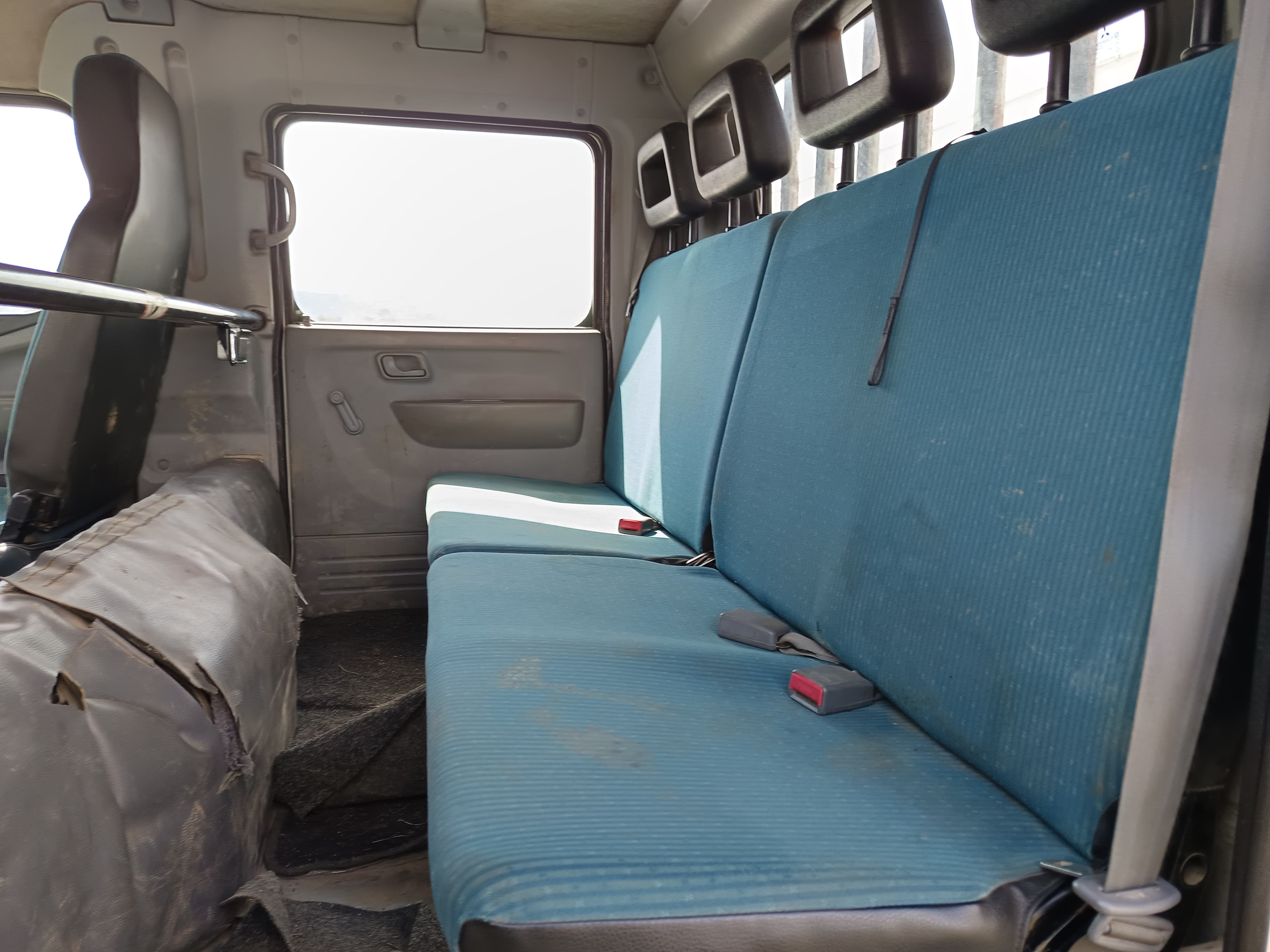 Mitsubishi Fuso · Ano 2015 — imagem 19