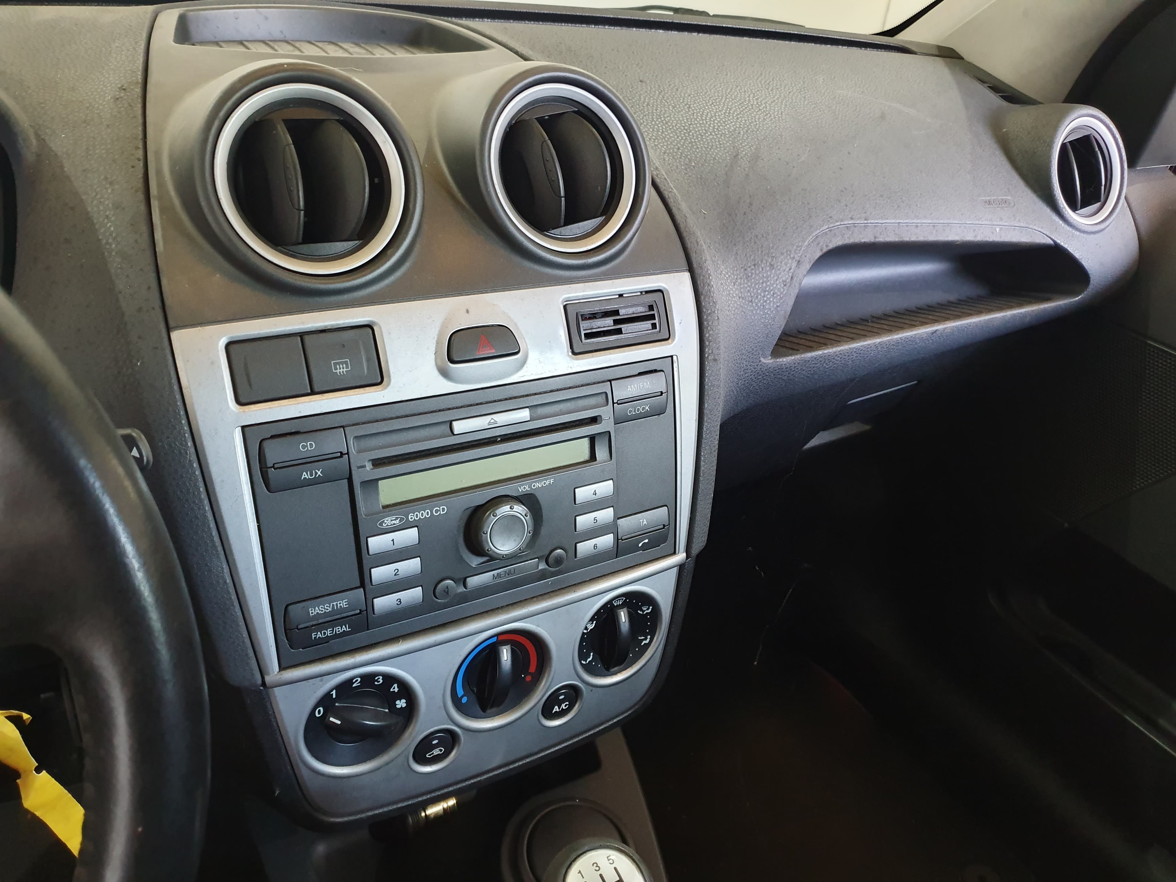 Ford Fiesta · Ano 2008 — imagem 35