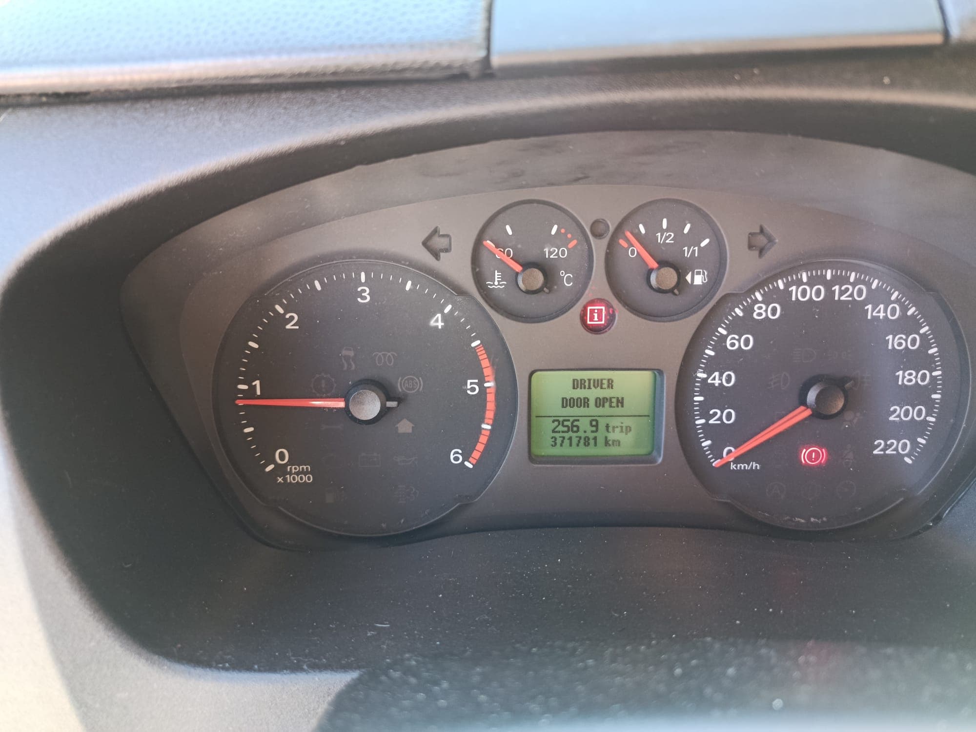 Ford Transit 2.2 TDCI · Ano 2013 — imagem 27