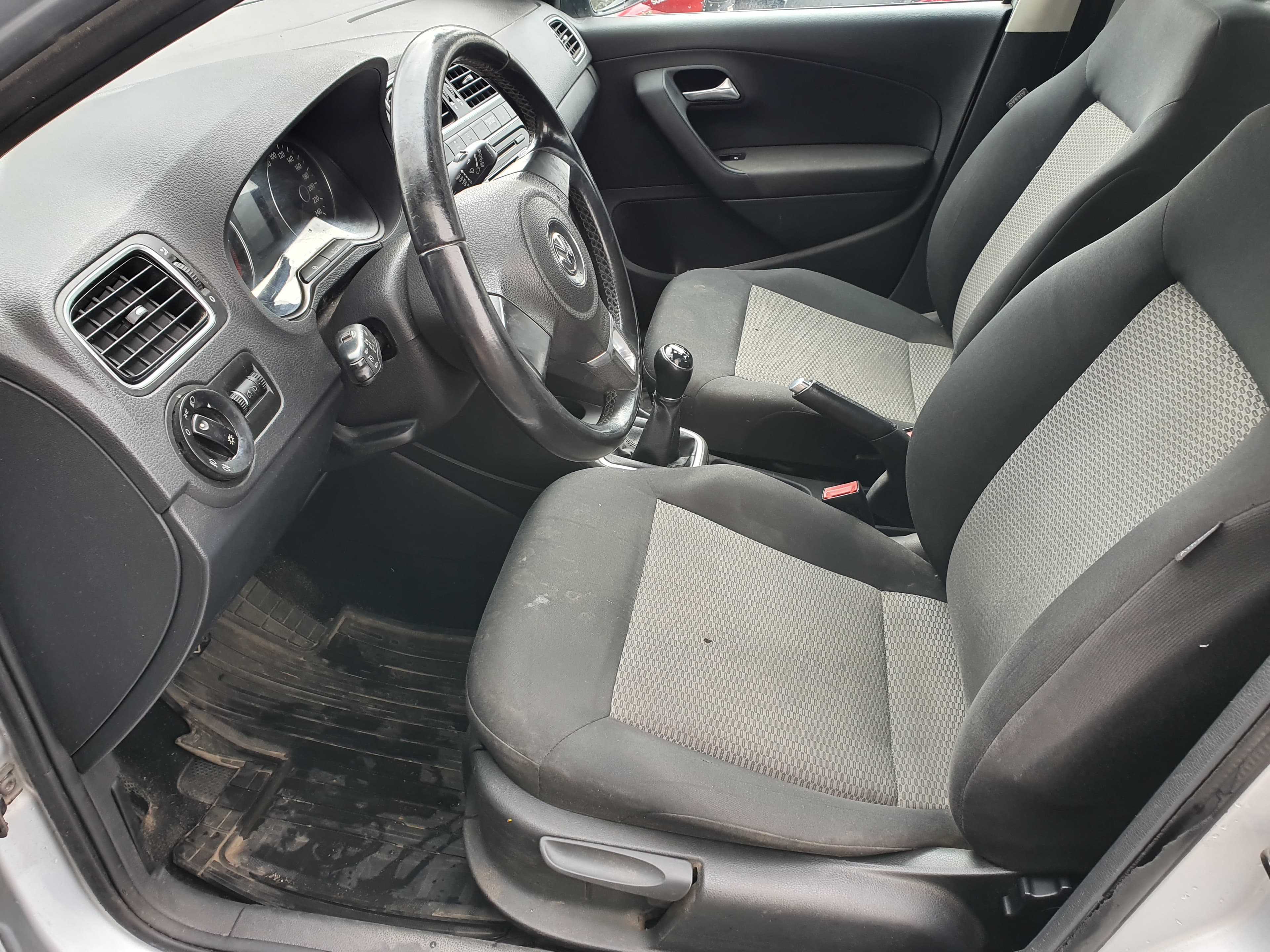 Volkswagen Polo · Ano 2012 — imagem 26