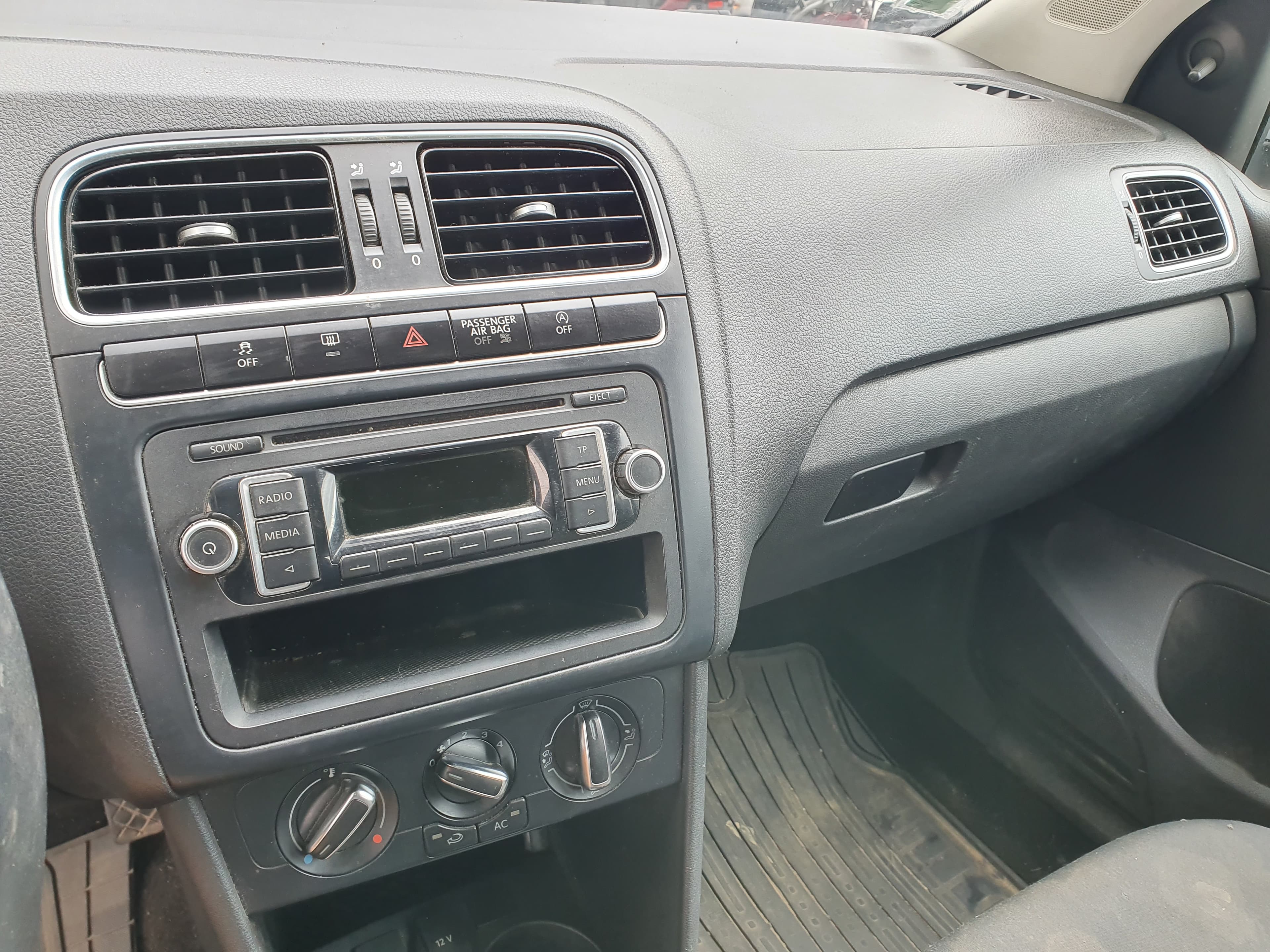 Volkswagen Polo · Ano 2012 — imagem 30