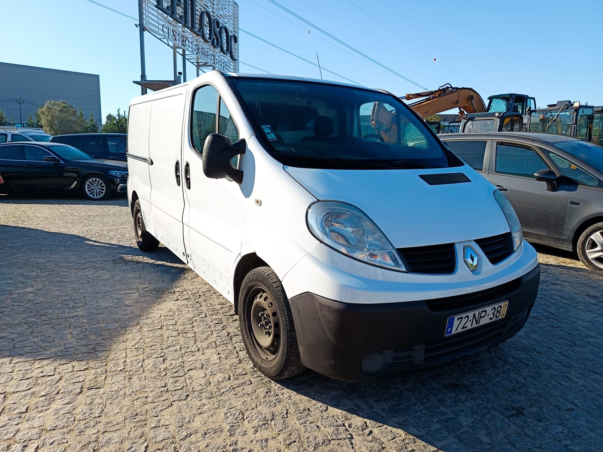 Renault Trafic Caixa 2.0 DCI · Ano 2013 — imagem 3