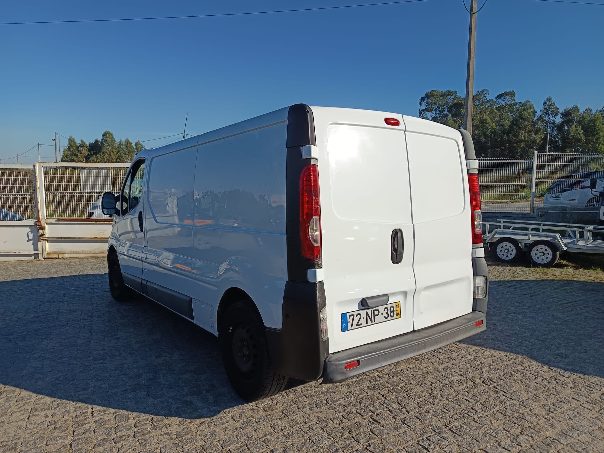 Renault Trafic Caixa 2.0 DCI · Ano 2013 — imagem 6