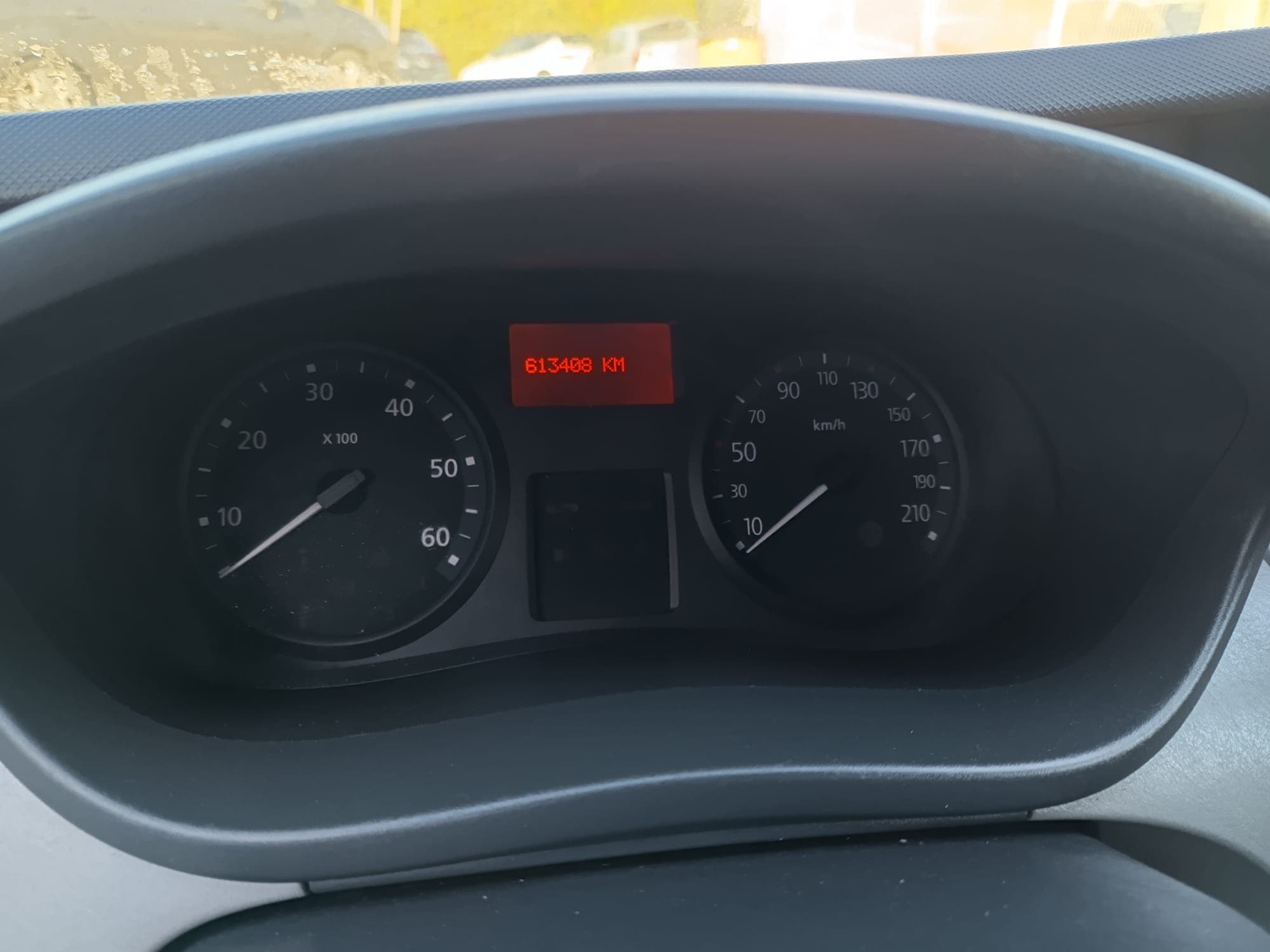 Renault Trafic Caixa 2.0 DCI · Ano 2013 — imagem 35