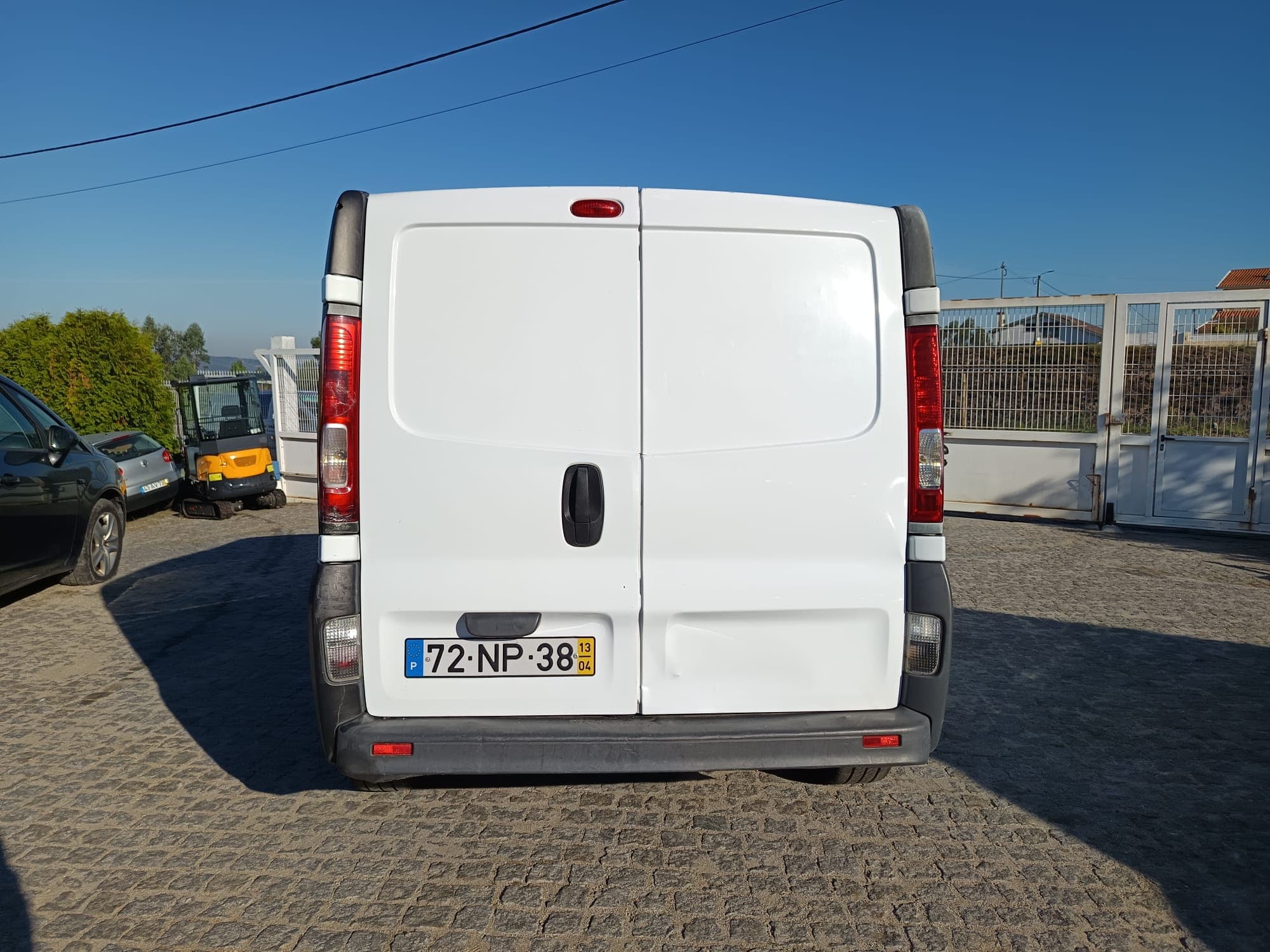 Renault Trafic Caixa 2.0 DCI · Ano 2013 — imagem 5