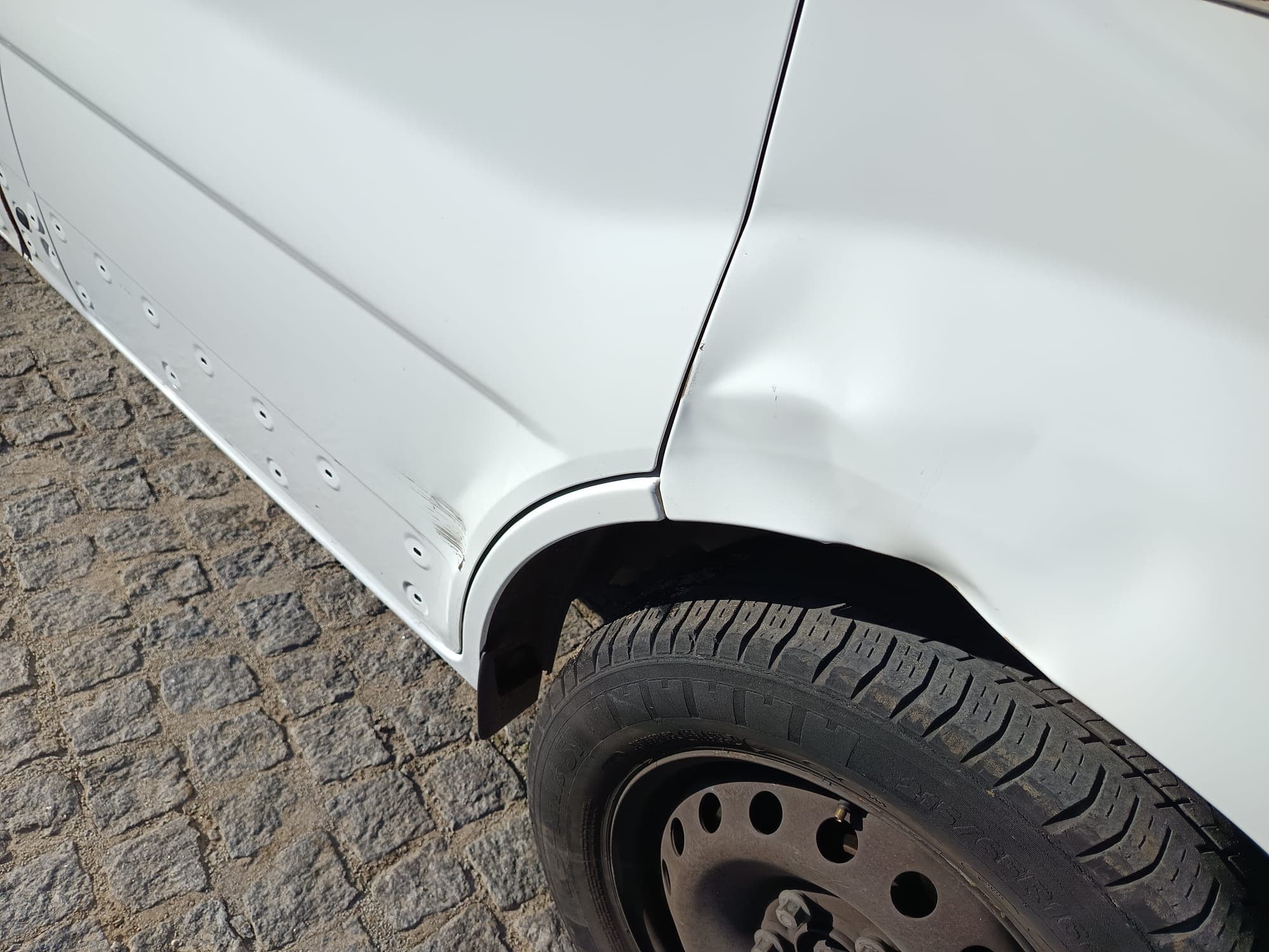 Renault Trafic Caixa 2.0 DCI · Ano 2013 — imagem 7
