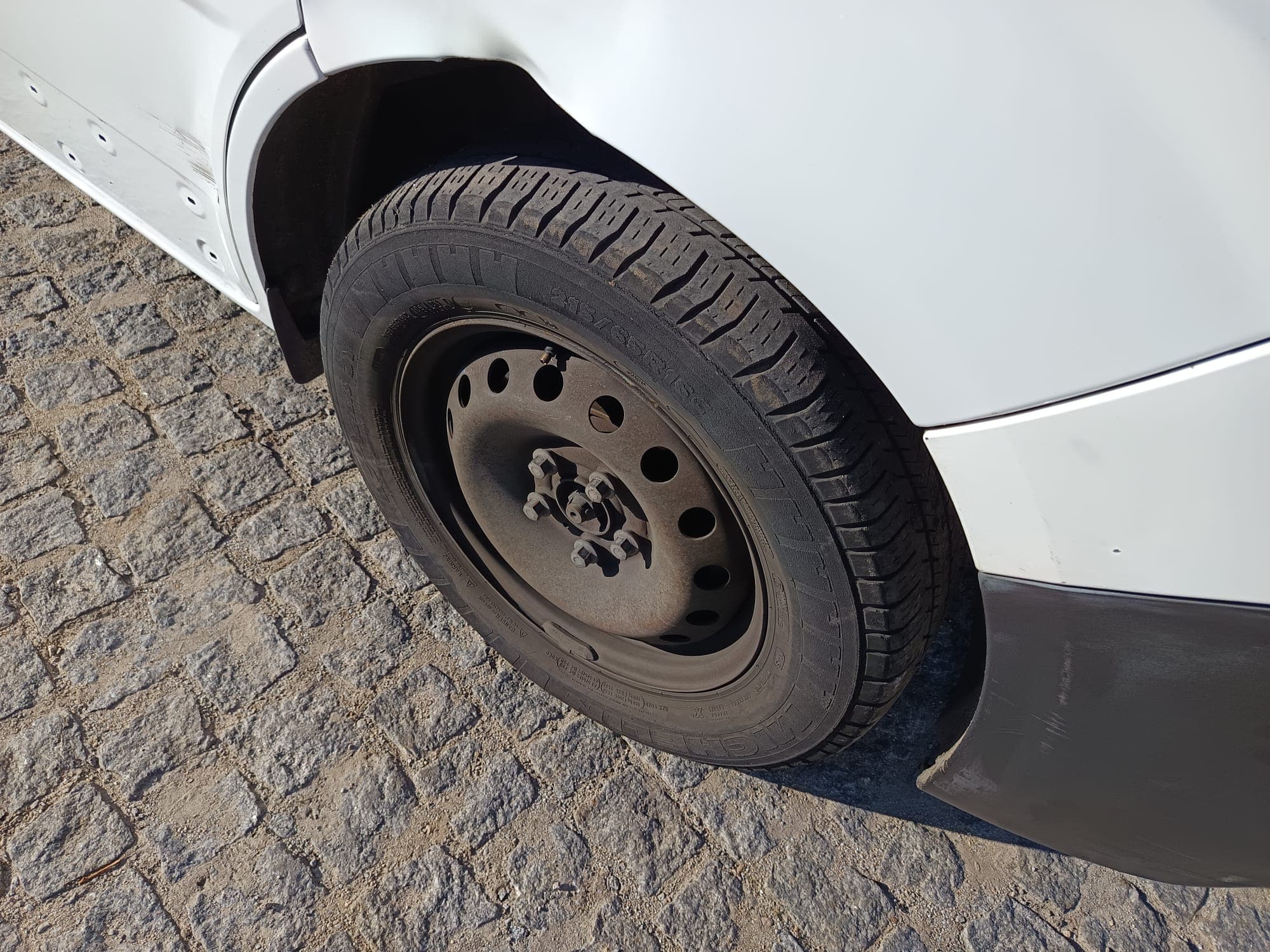 Renault Trafic Caixa 2.0 DCI · Ano 2013 — imagem 8