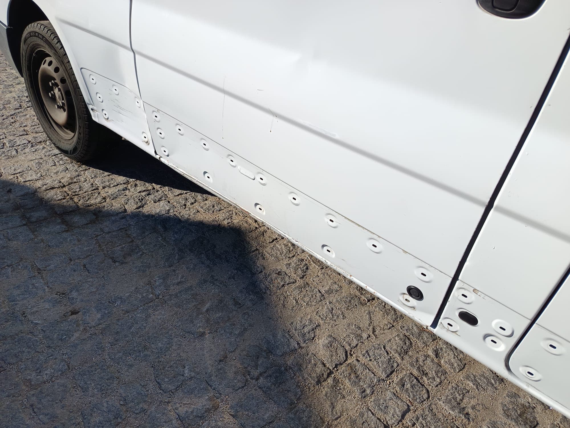 Renault Trafic Caixa 2.0 DCI · Ano 2013 — imagem 9