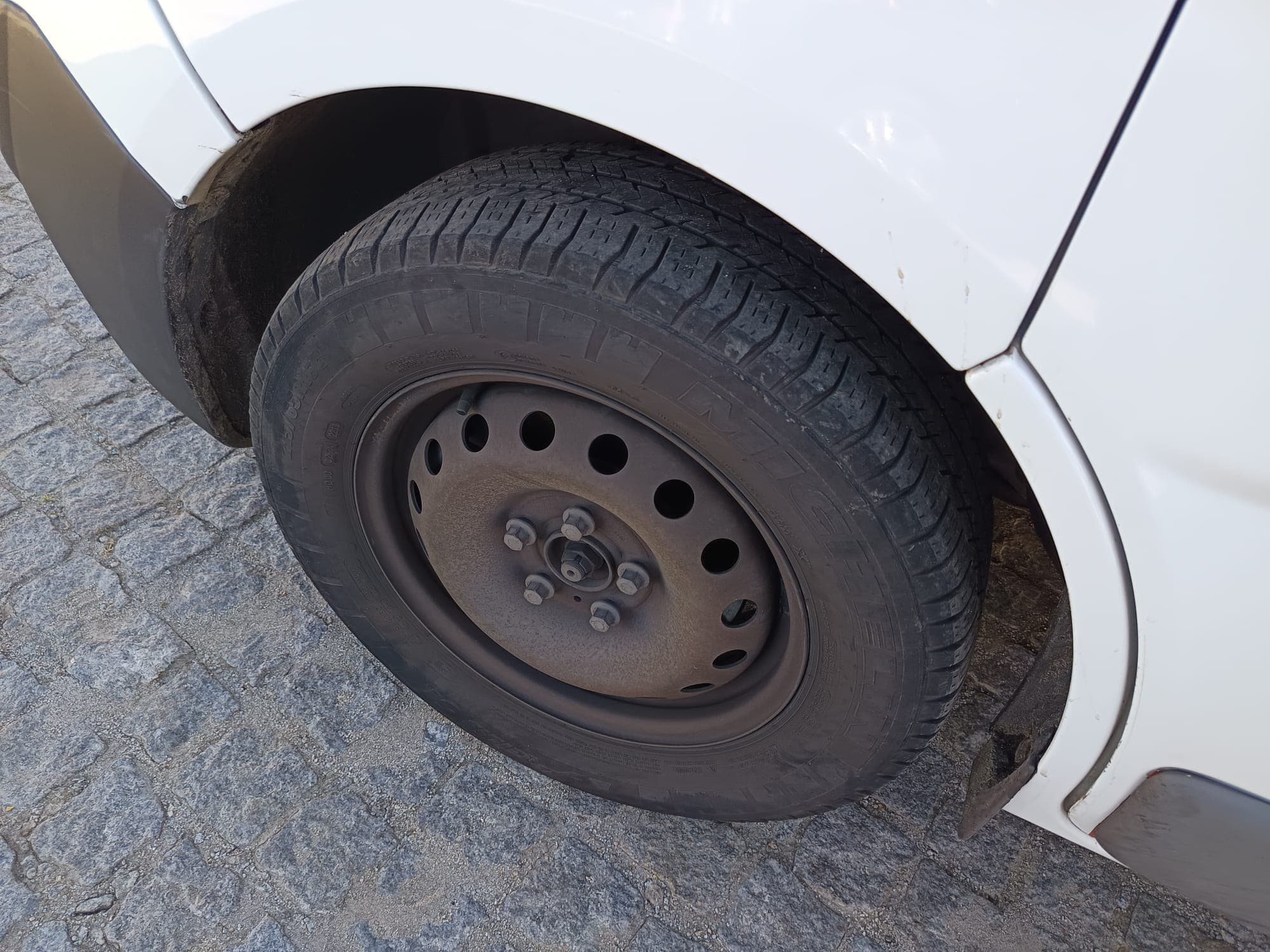 Renault Trafic Caixa 2.0 DCI · Ano 2013 — imagem 11