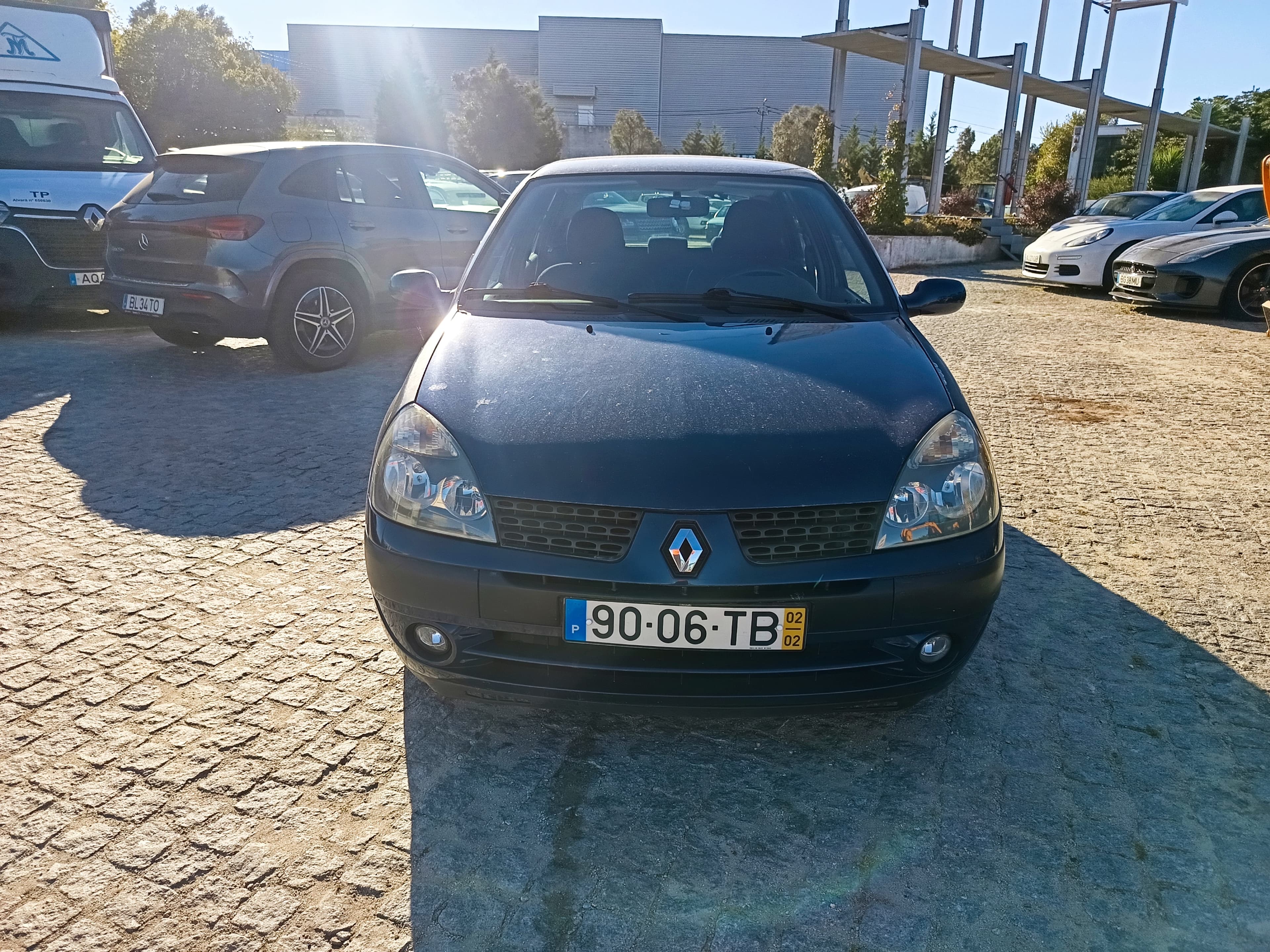 Renault Clio · Ano 2002 — imagem 2