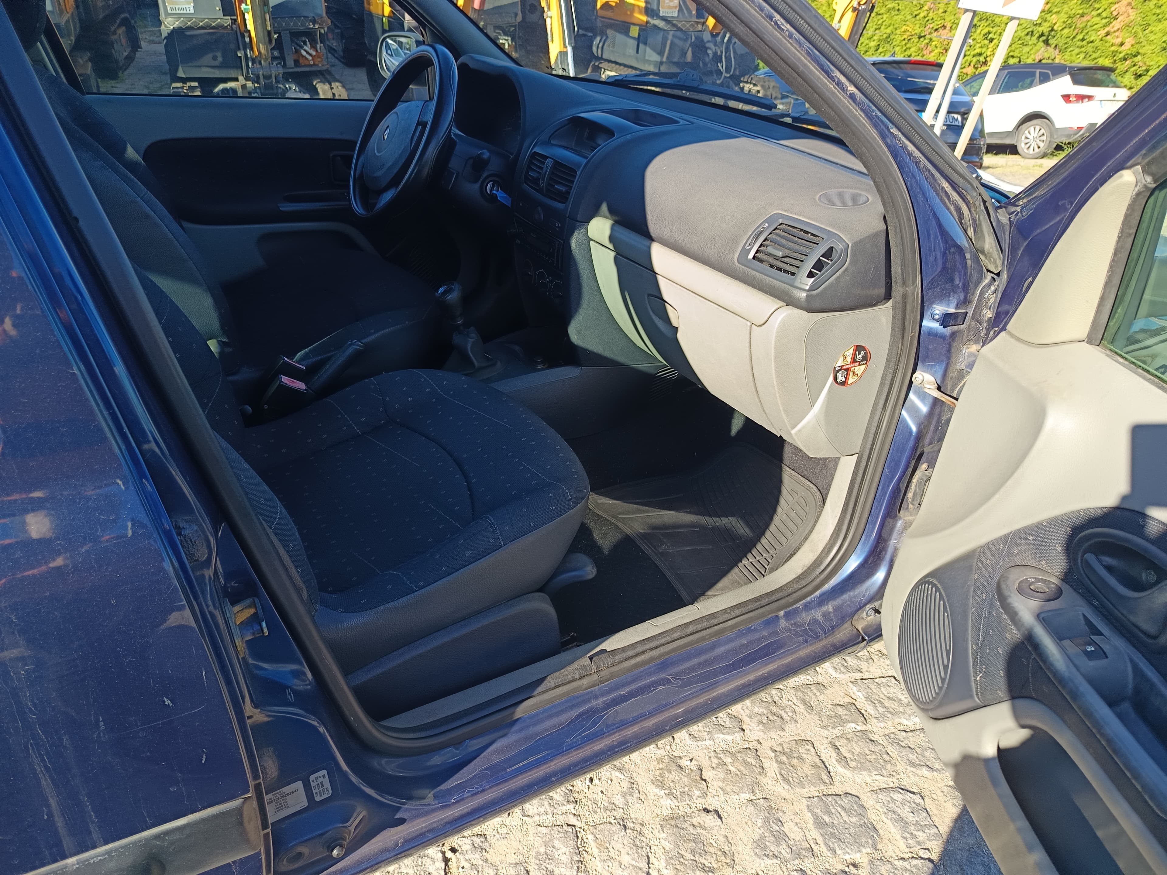 Renault Clio · Ano 2002 — imagem 24