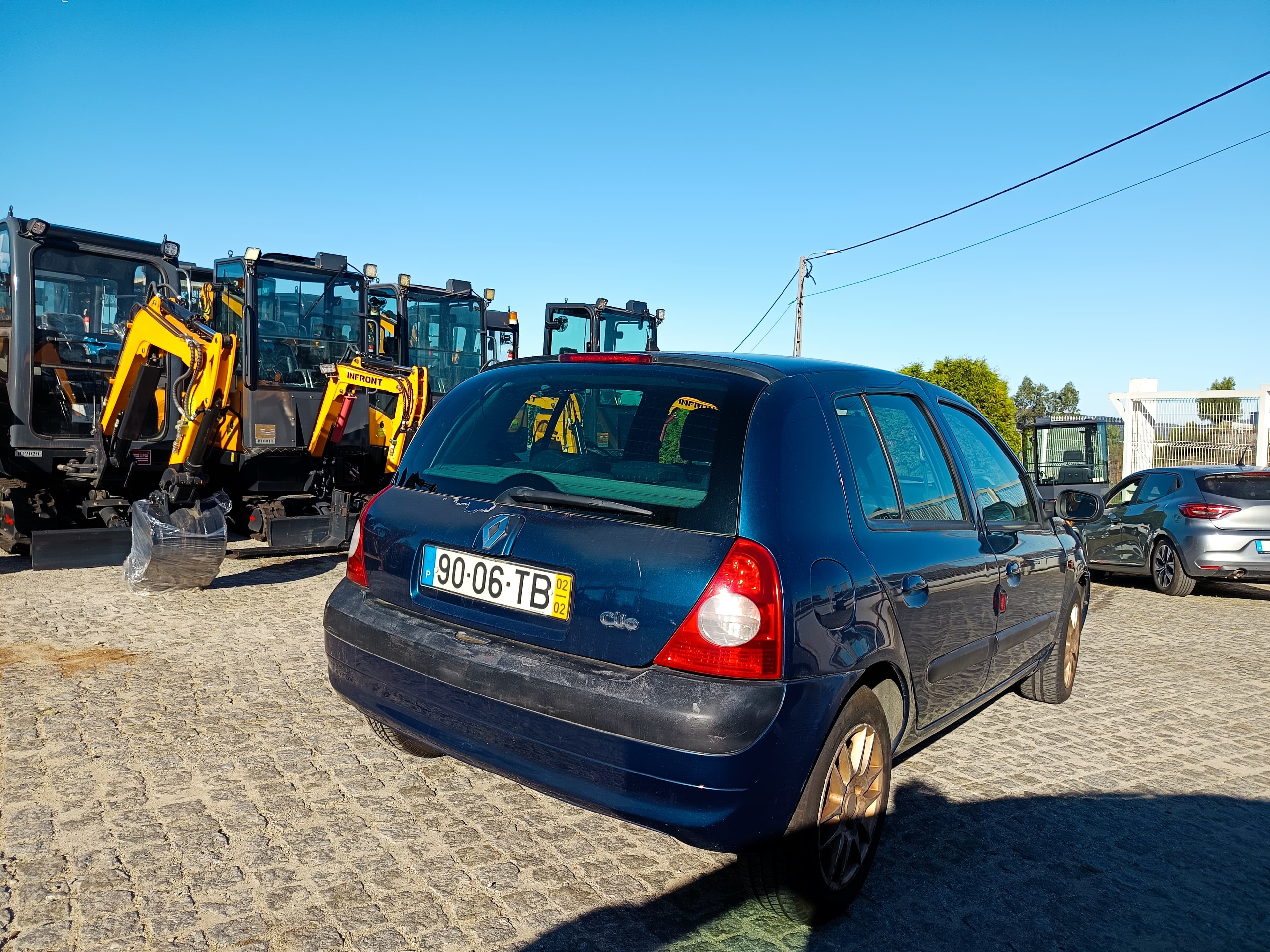 Renault Clio · Ano 2002 — imagem 4